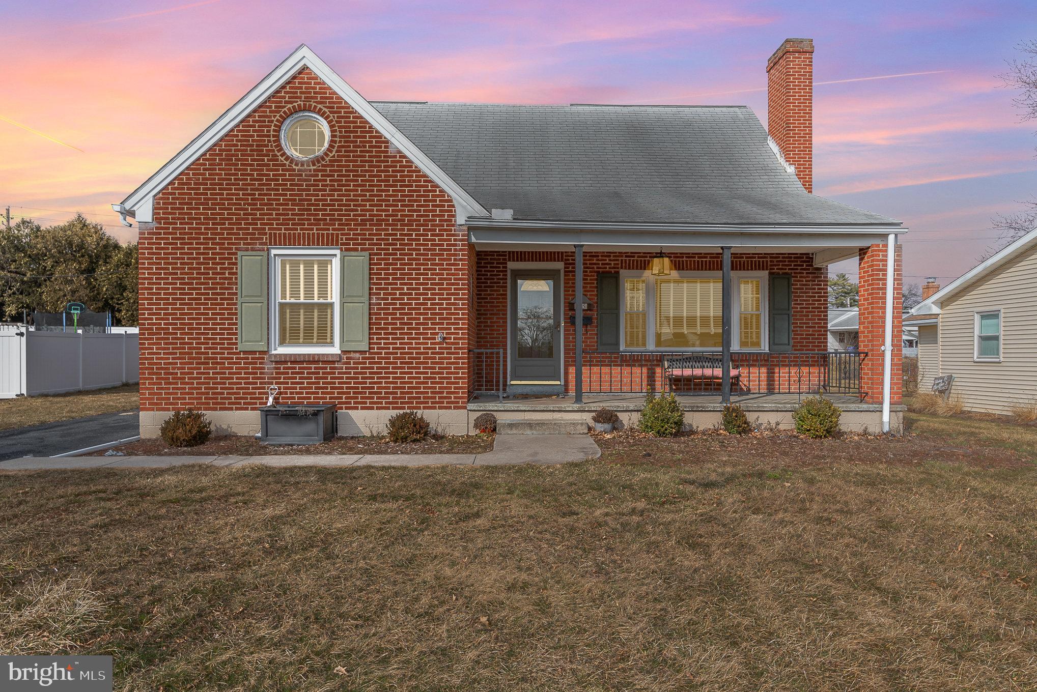 OAK HILLS - Residential Lease