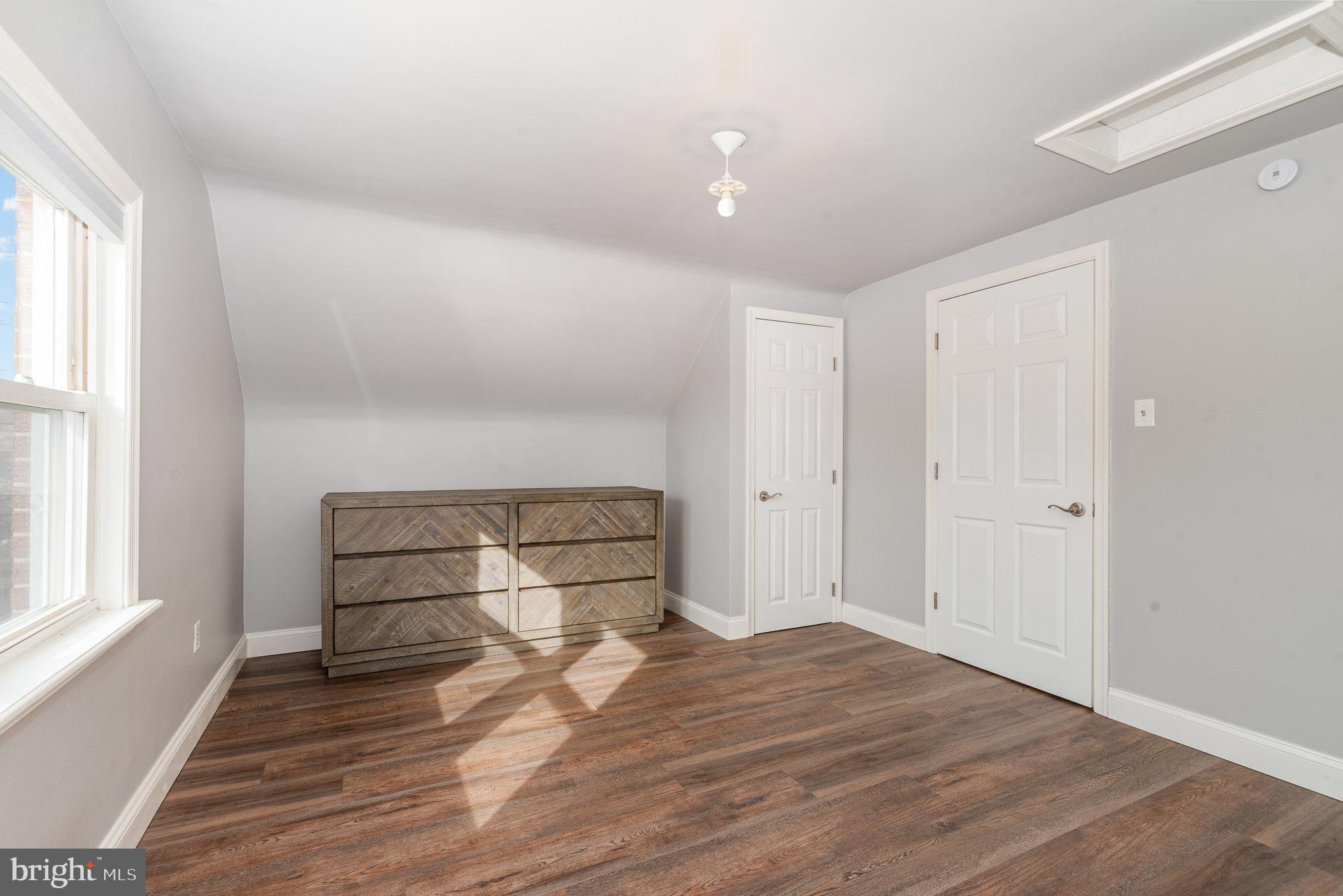 OAK HILLS - Residential Lease