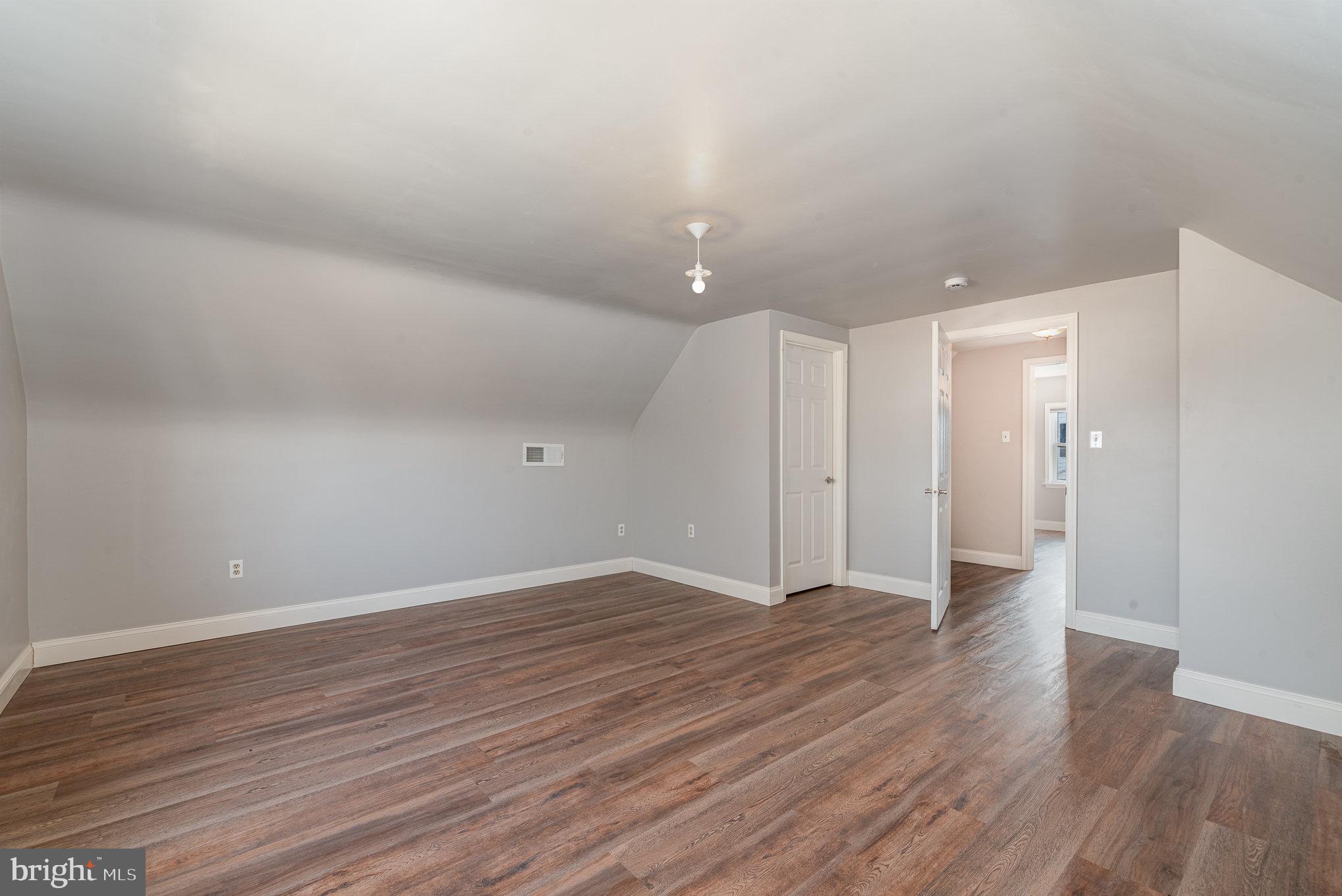 OAK HILLS - Residential Lease