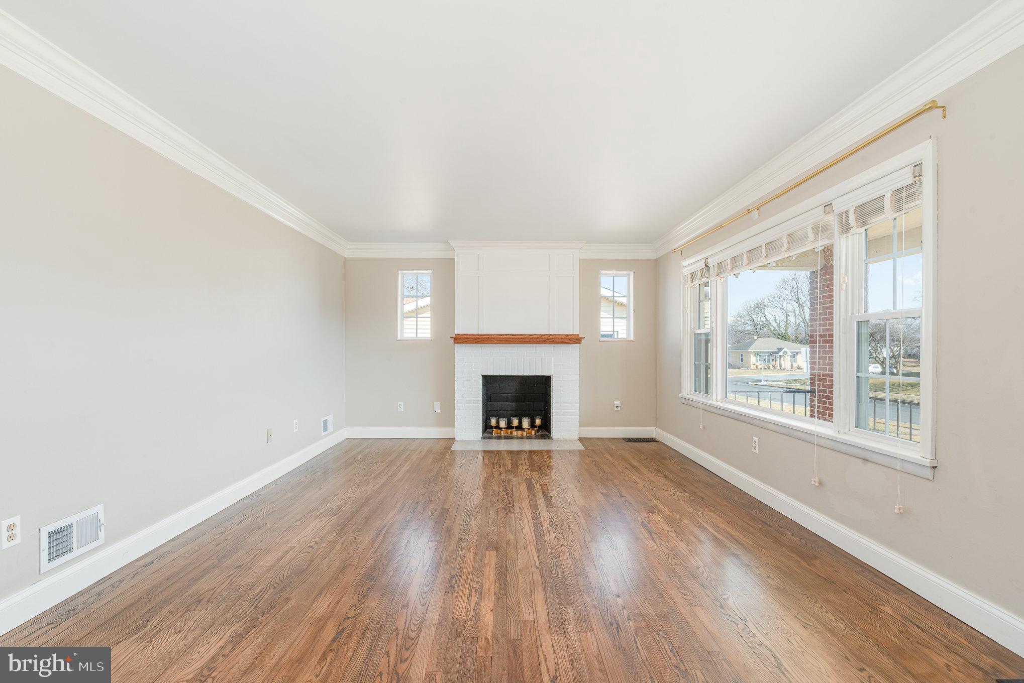 OAK HILLS - Residential Lease