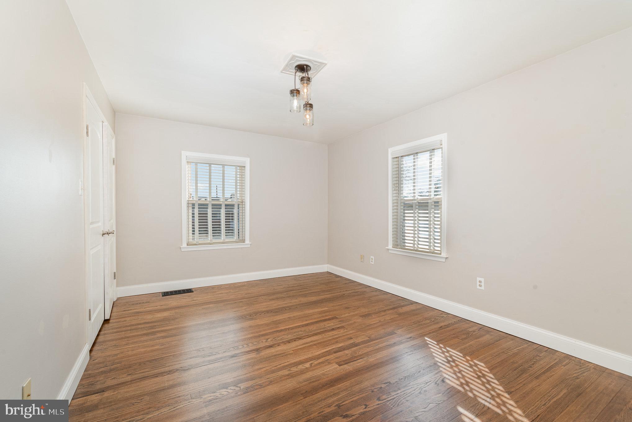 OAK HILLS - Residential Lease