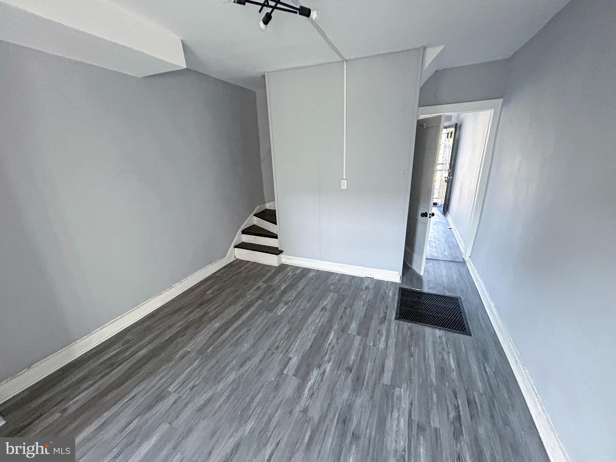 SANDTOWN-WINCHESTER - Residential