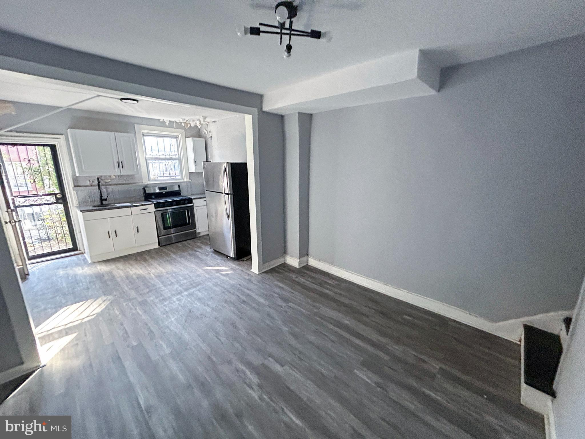 SANDTOWN-WINCHESTER - Residential