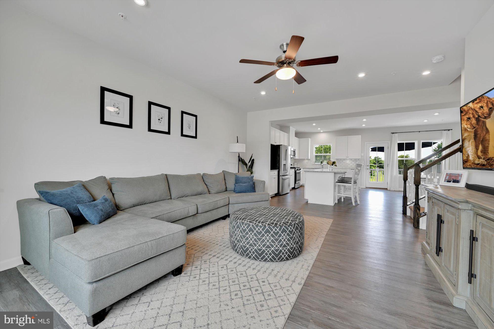 MONTGOMERY VIEW - Residential