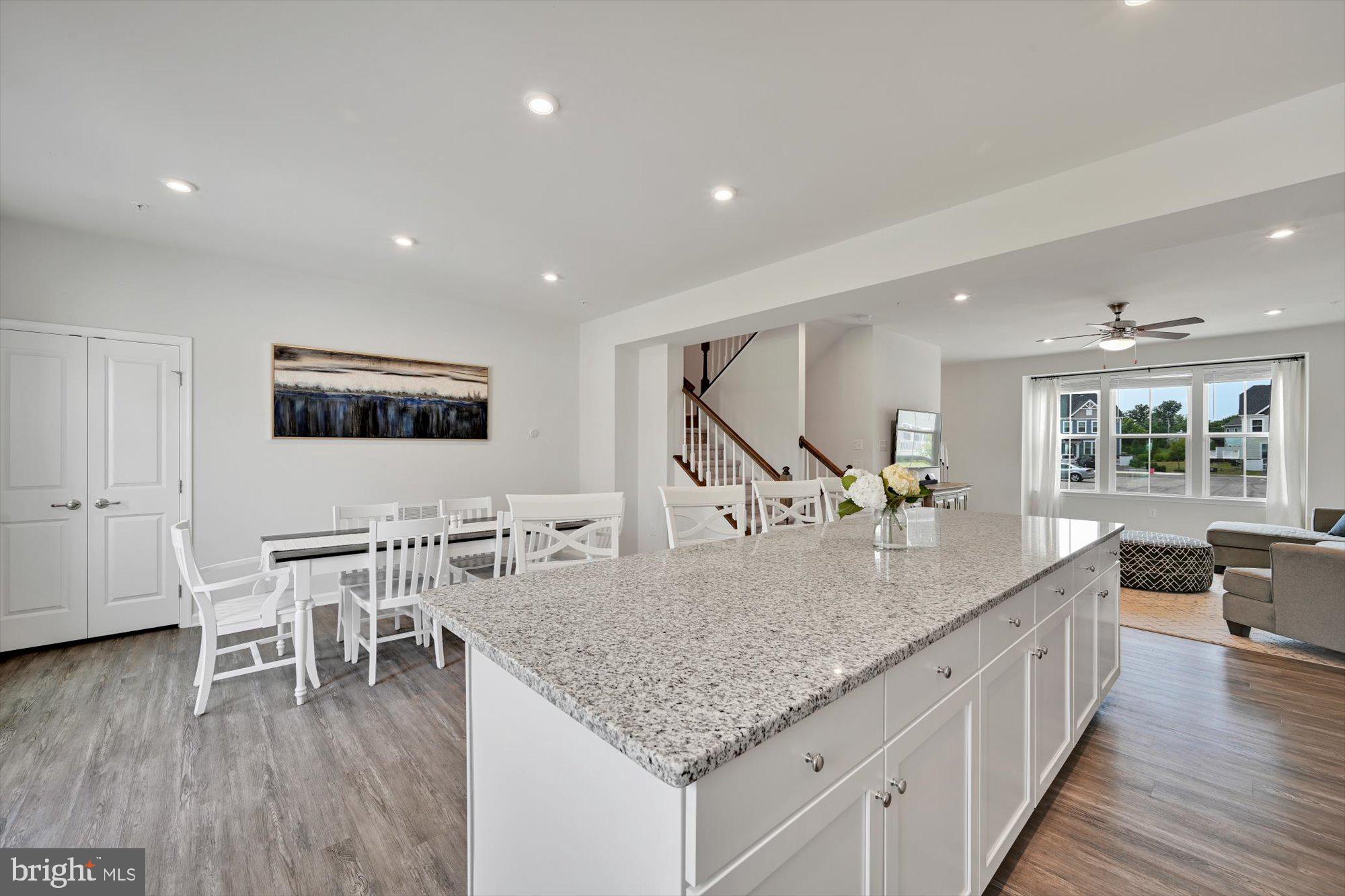 MONTGOMERY VIEW - Residential