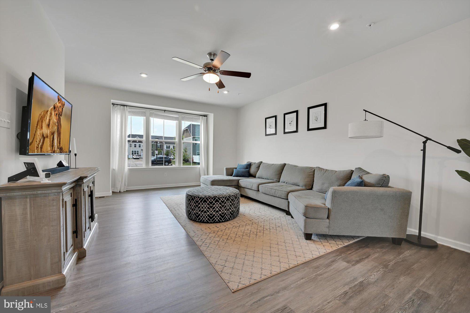 MONTGOMERY VIEW - Residential