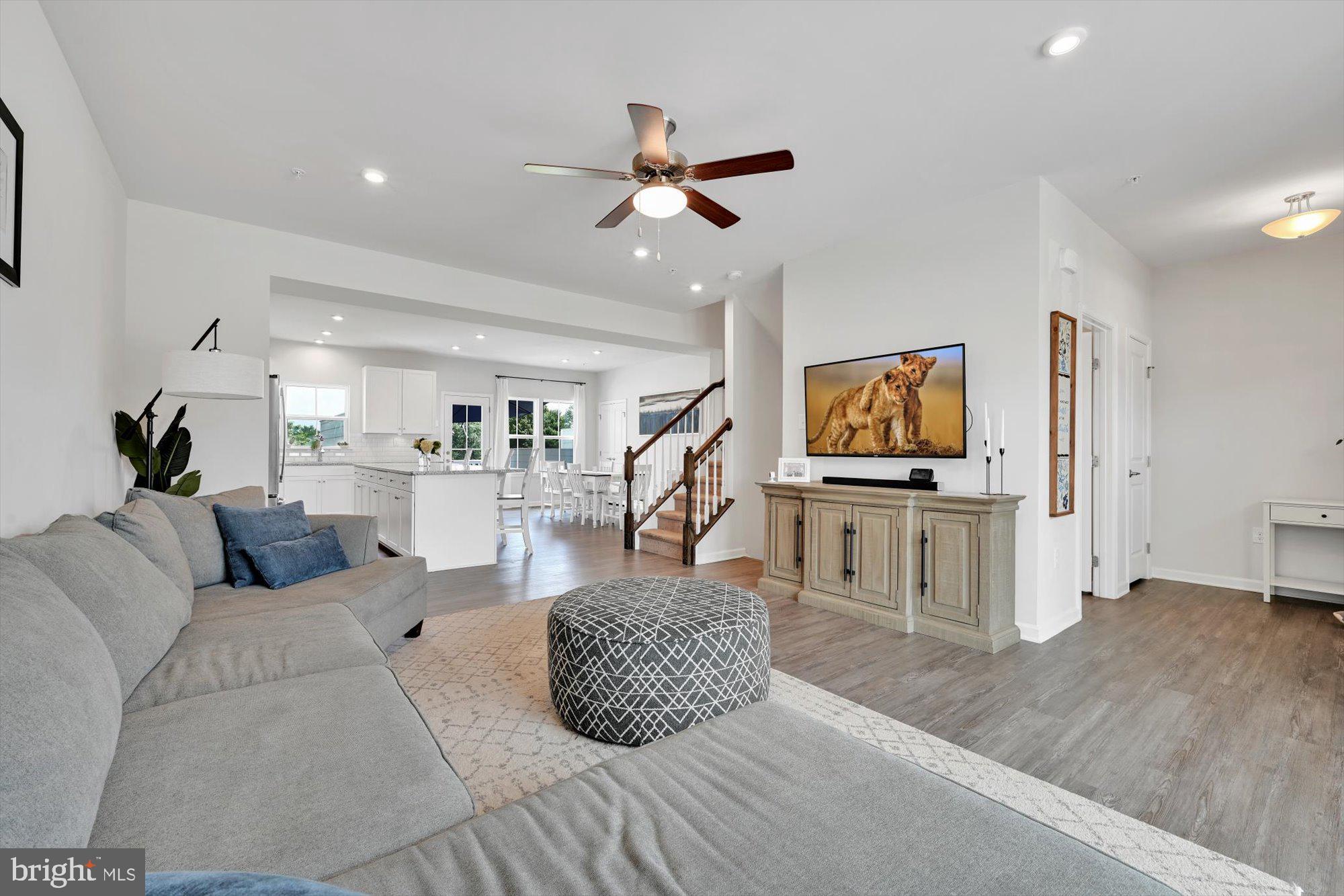 MONTGOMERY VIEW - Residential