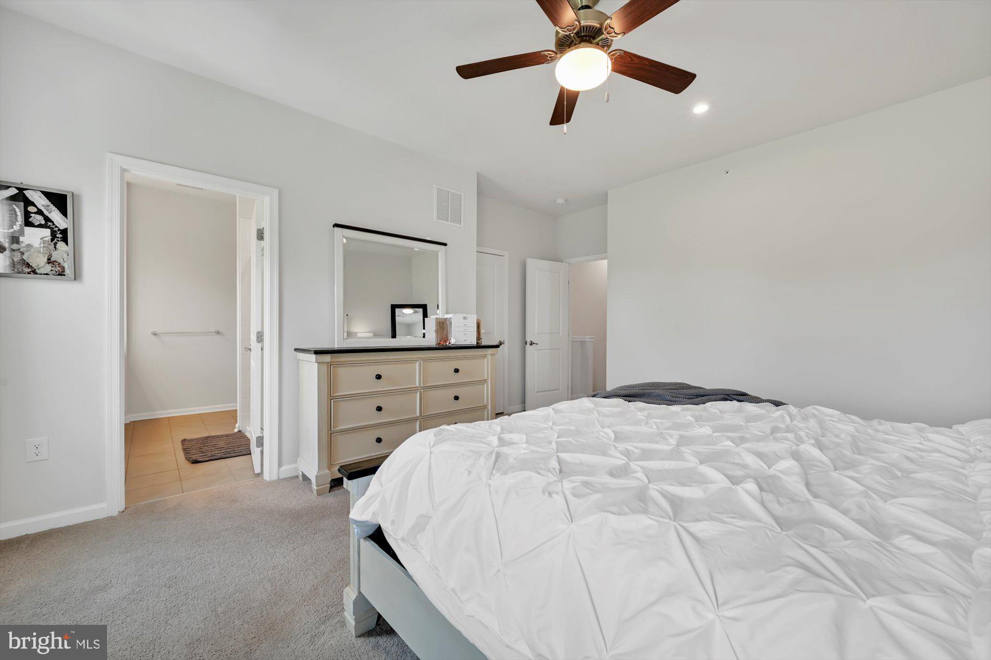 MONTGOMERY VIEW - Residential