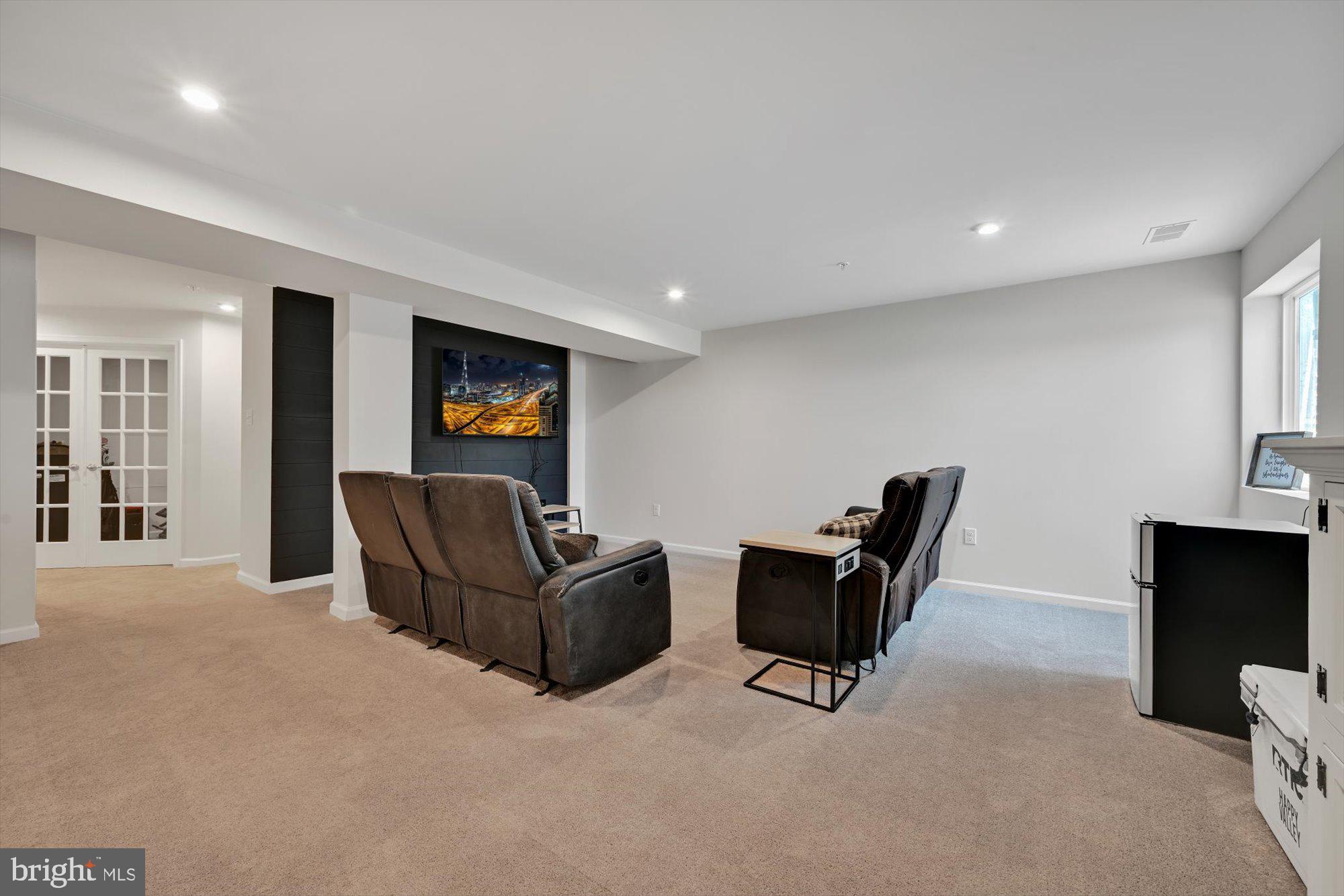 MONTGOMERY VIEW - Residential