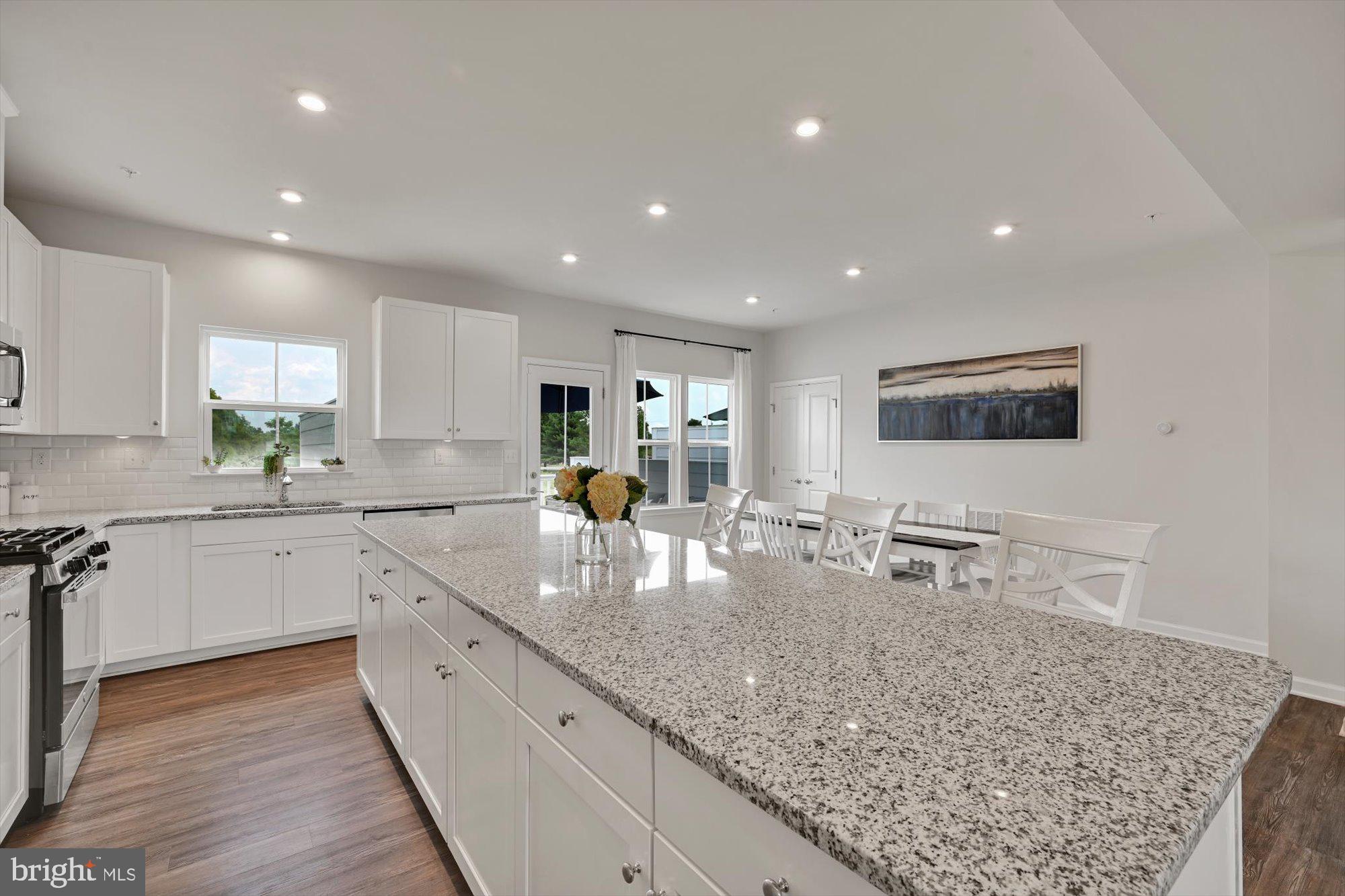 MONTGOMERY VIEW - Residential