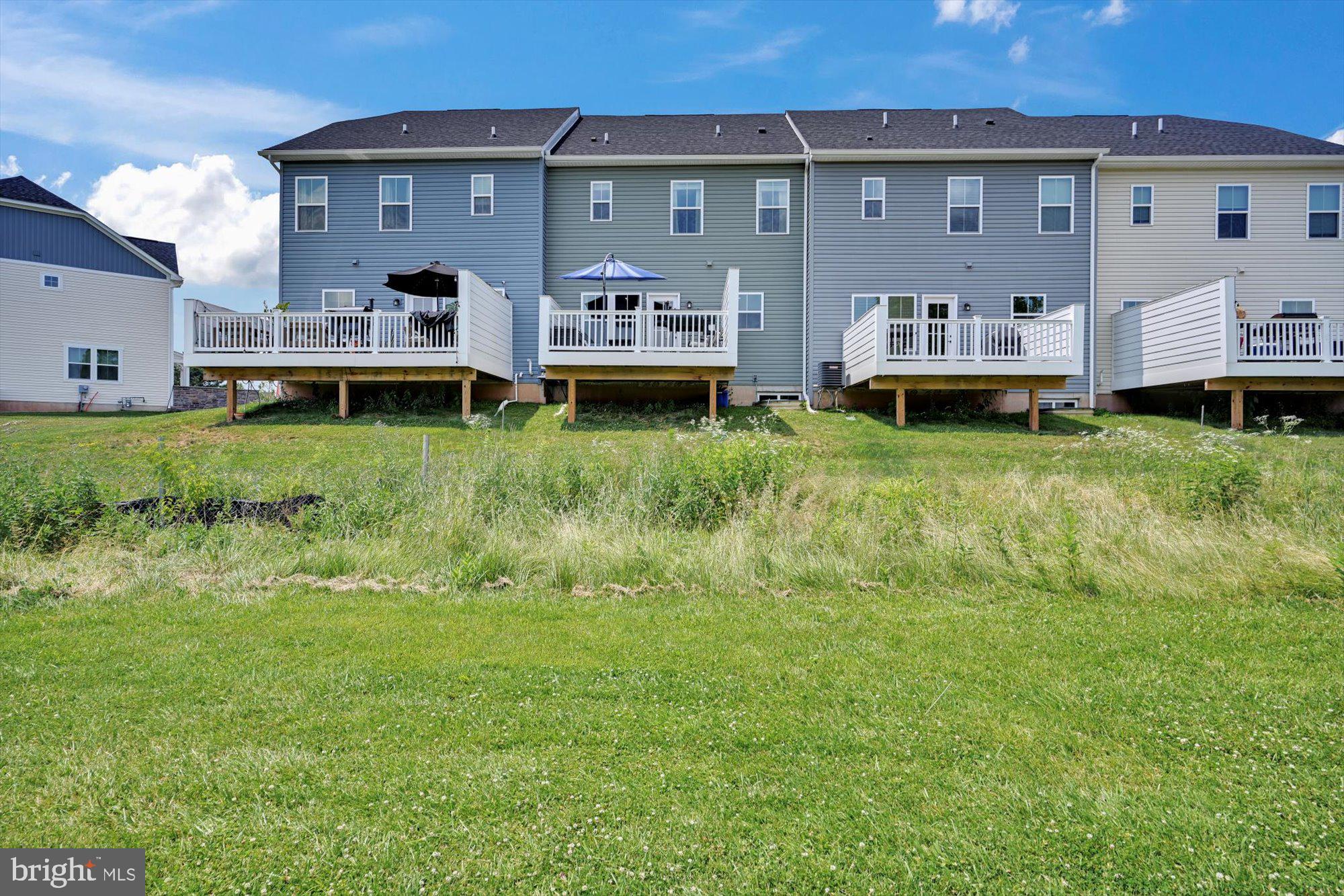 MONTGOMERY VIEW - Residential