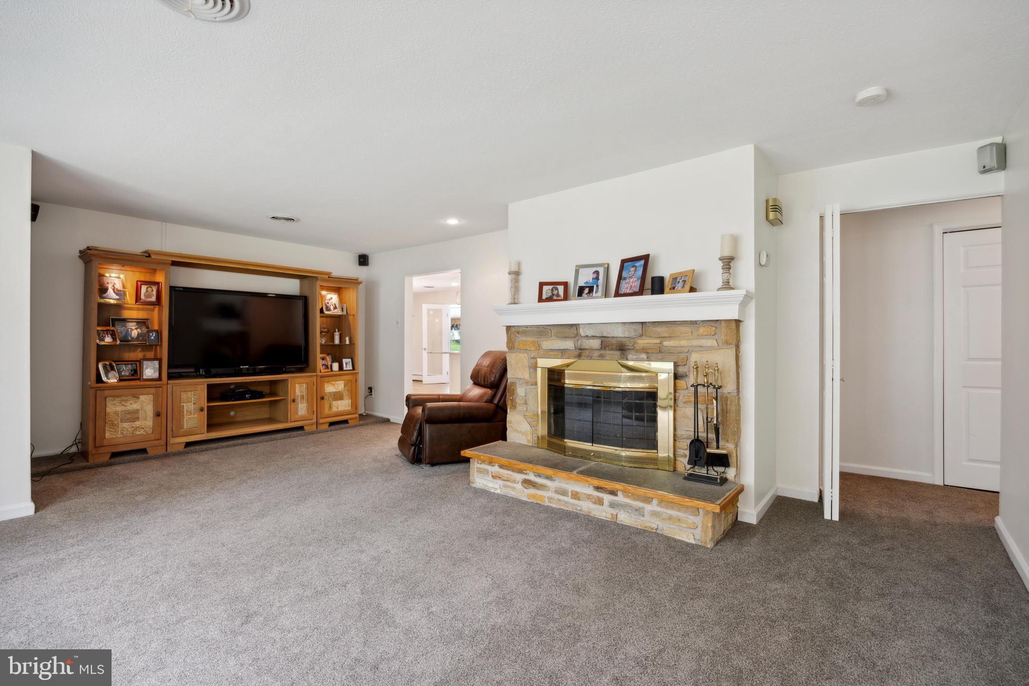 FEASTERVILLE - Residential