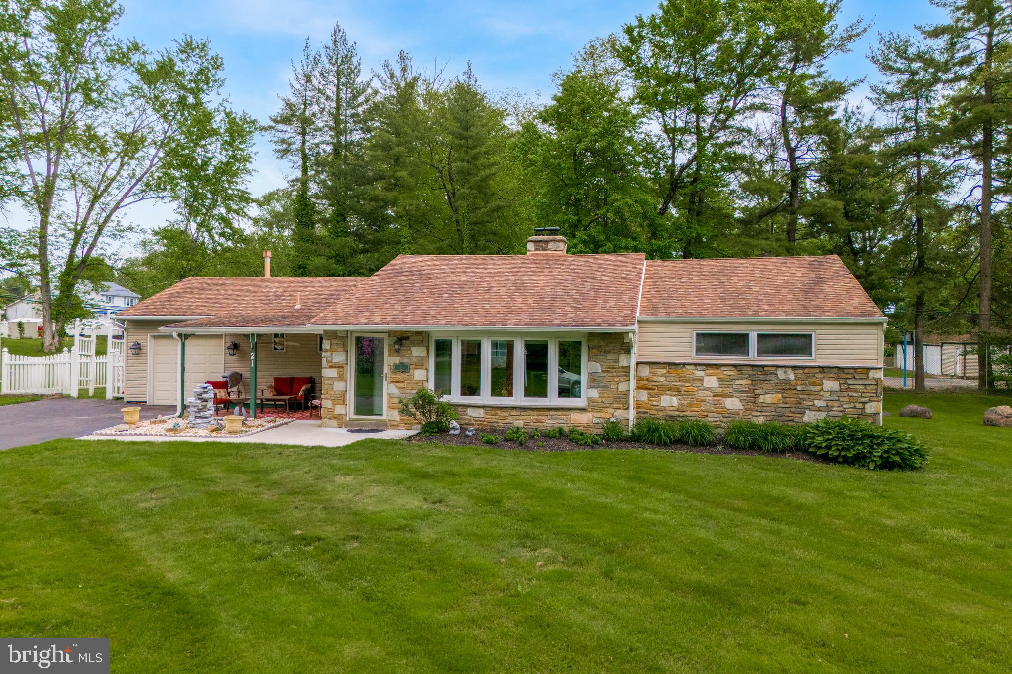 FEASTERVILLE - Residential