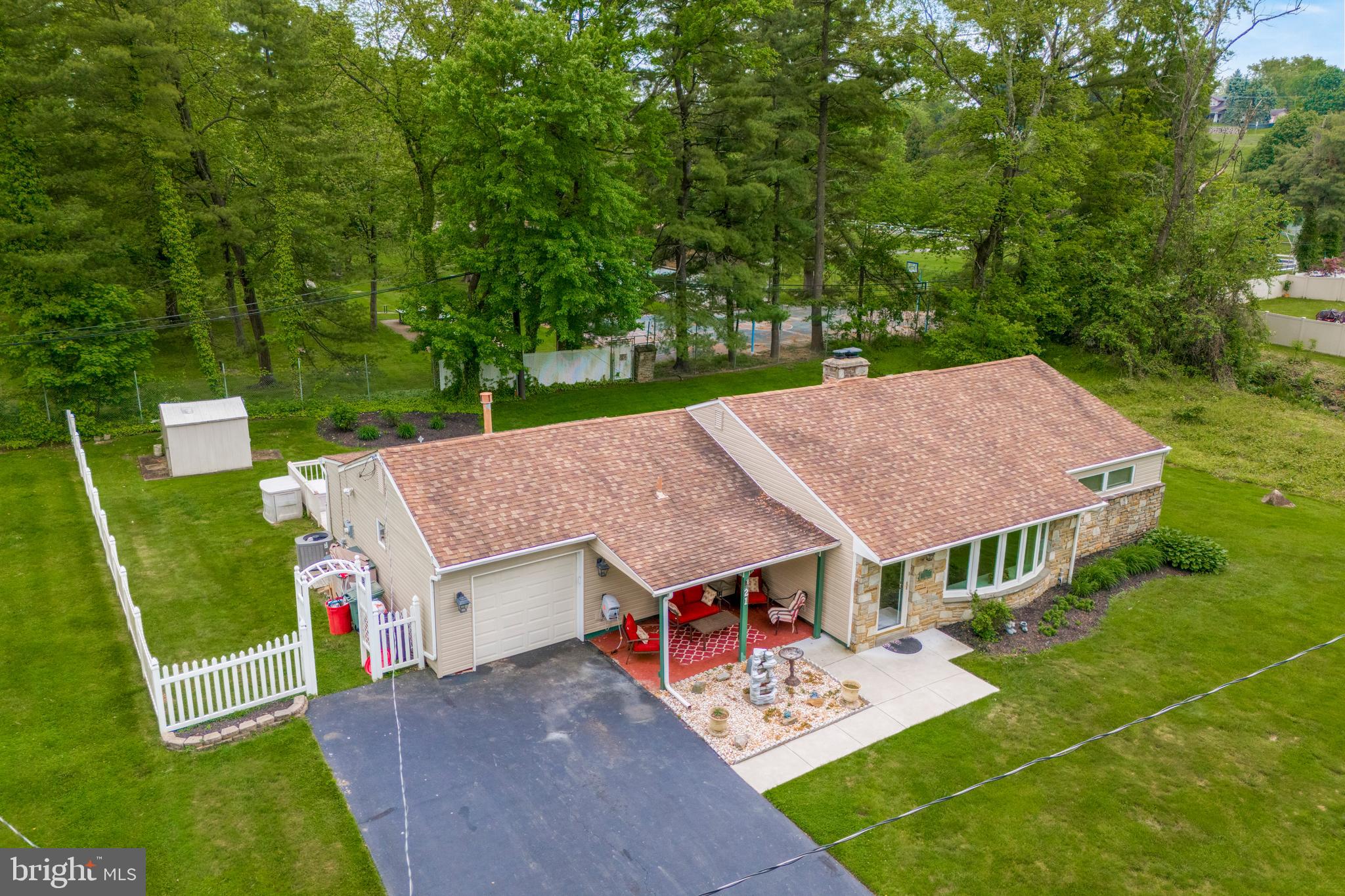 FEASTERVILLE - Residential