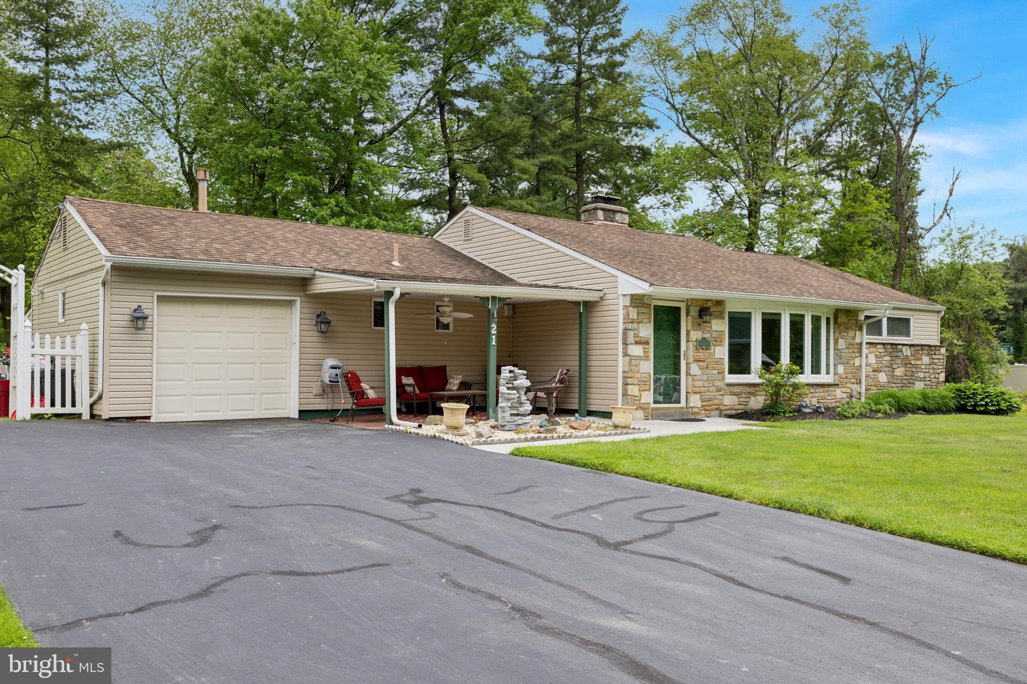 FEASTERVILLE - Residential