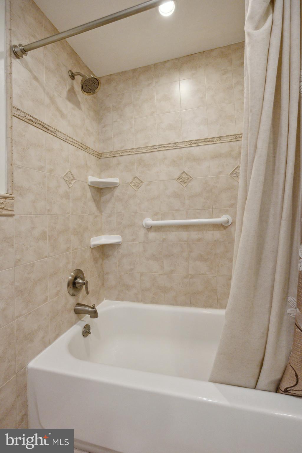 FEASTERVILLE - Residential