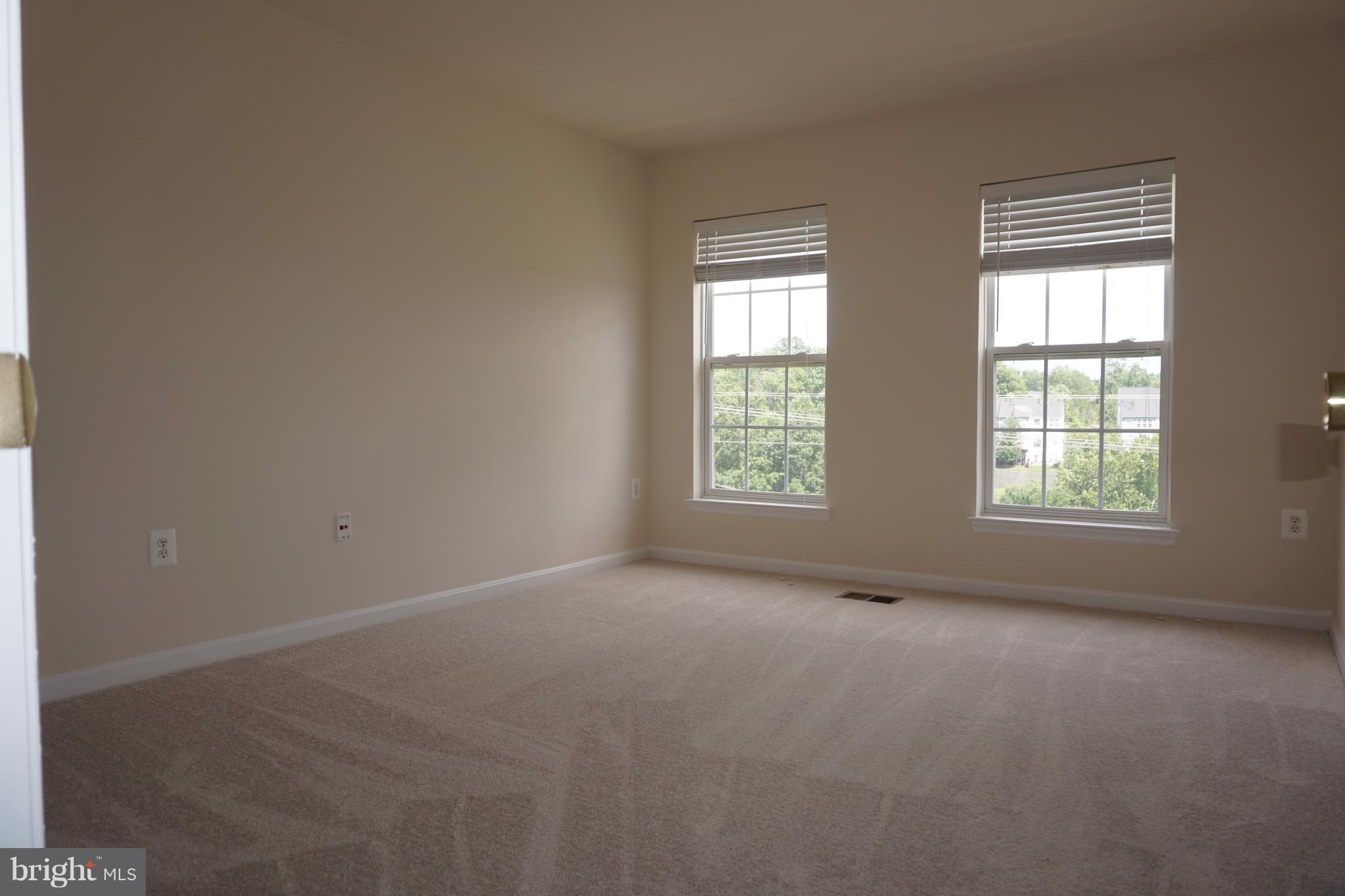 POWELLS RUN VILLAGE COND - Residential