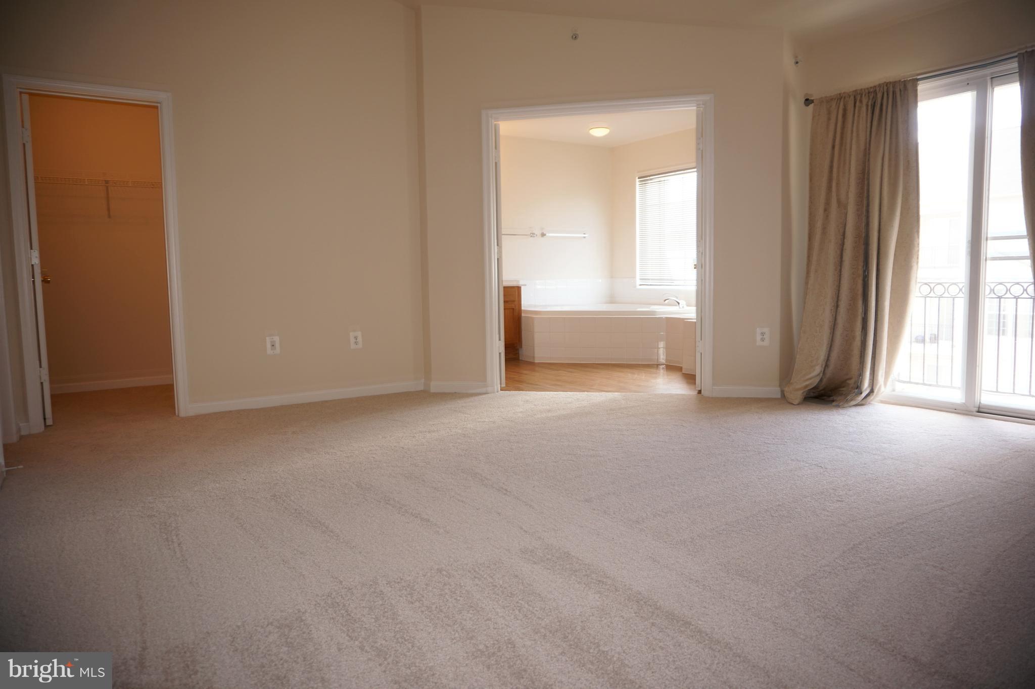 POWELLS RUN VILLAGE COND - Residential