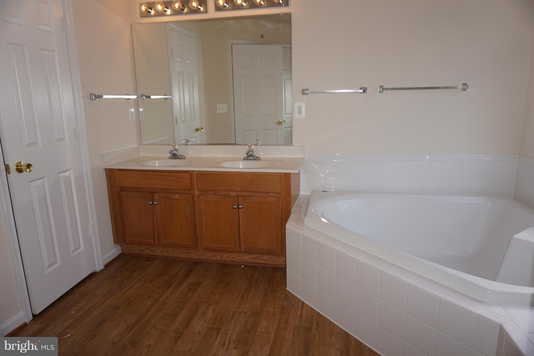 POWELLS RUN VILLAGE COND - Residential