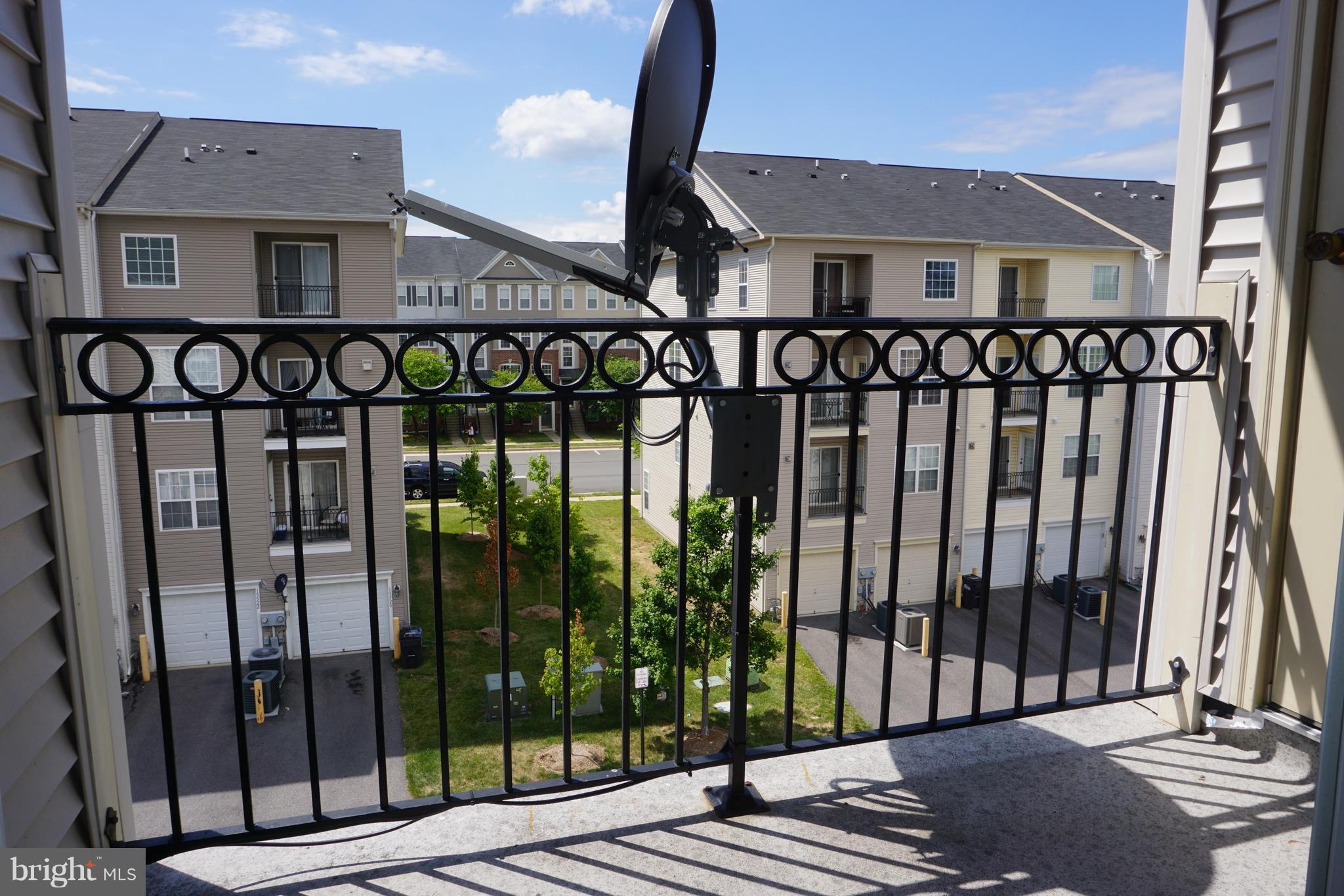 POWELLS RUN VILLAGE COND - Residential