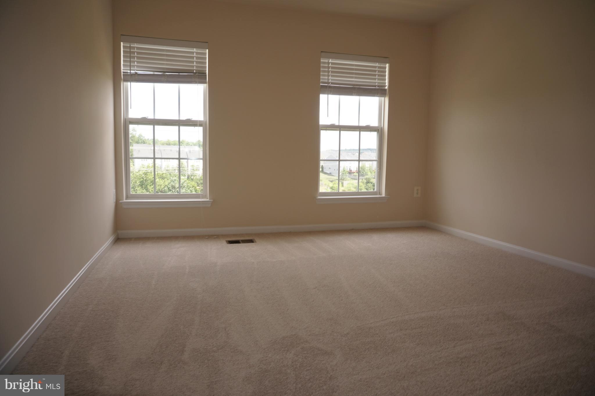 POWELLS RUN VILLAGE COND - Residential