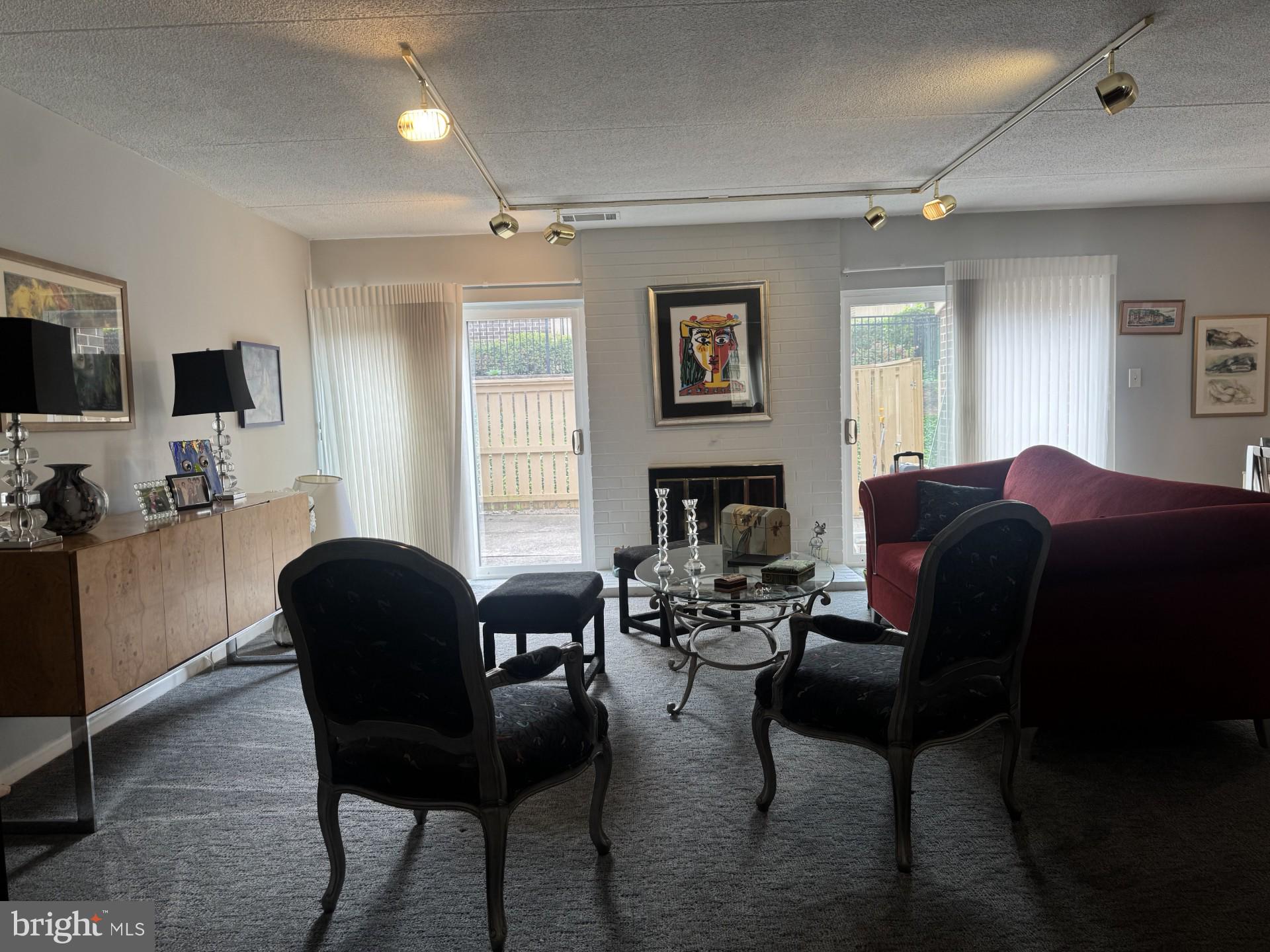 10 COBBLER COURT F