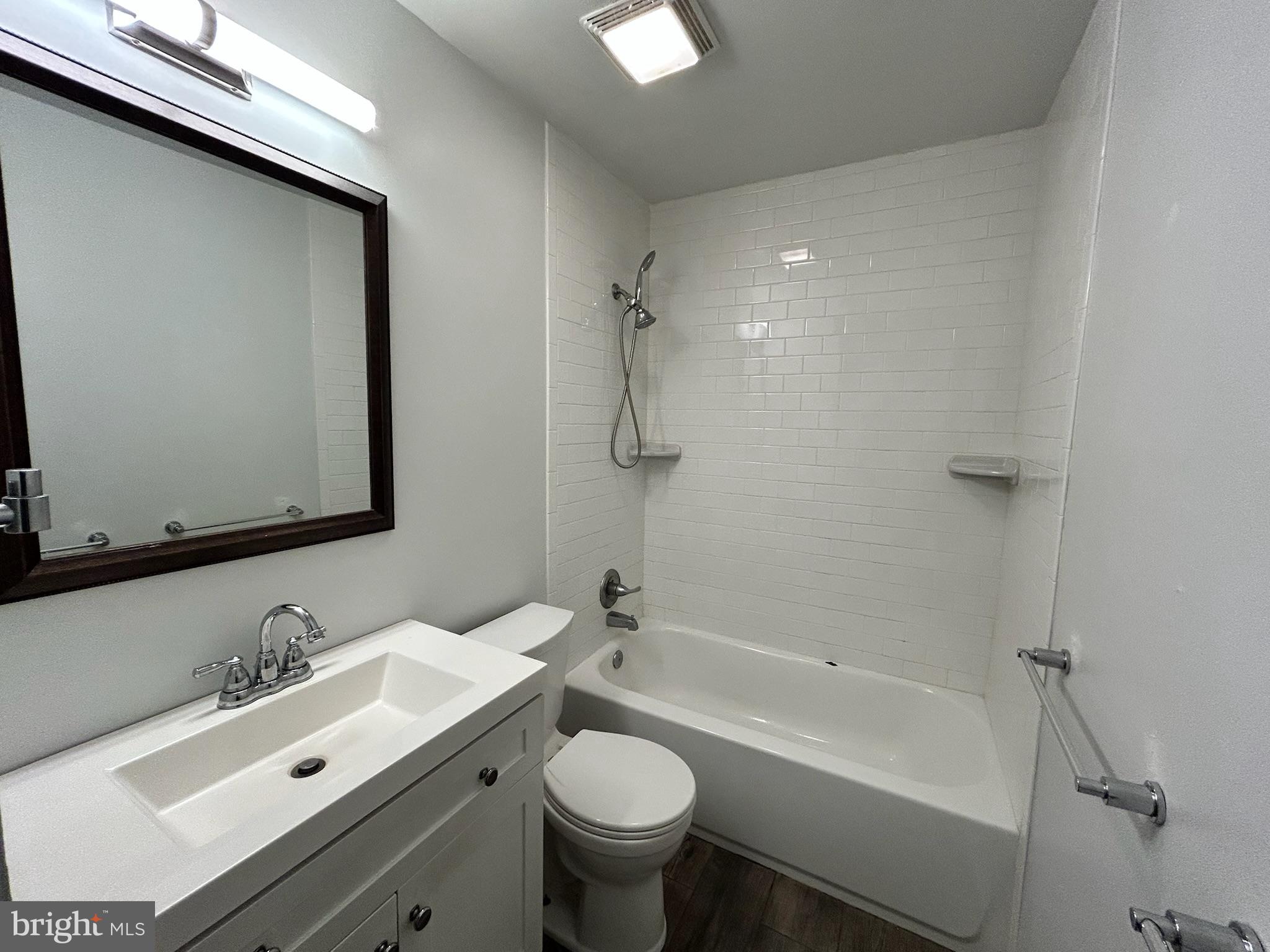 MEDFIELD - Residential Lease