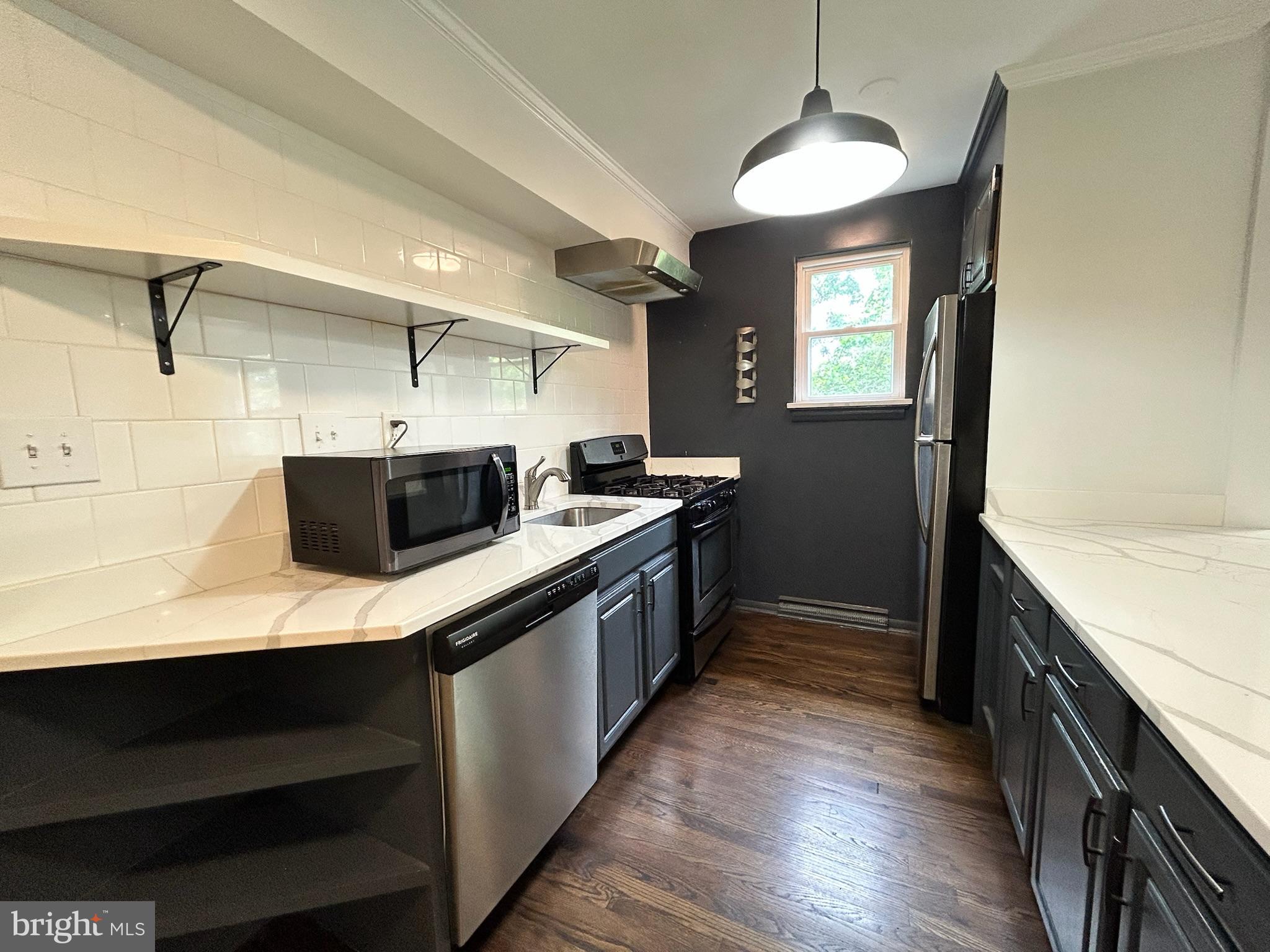 MEDFIELD - Residential Lease