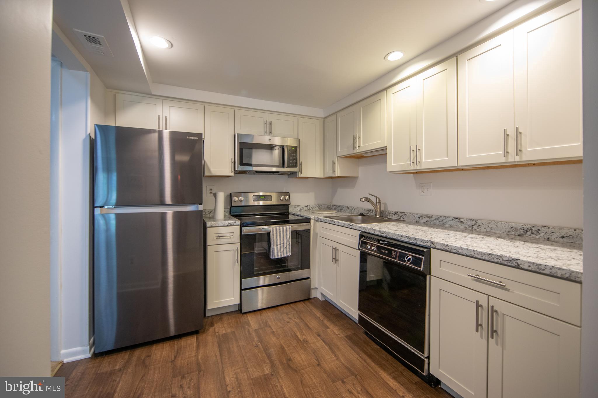 SUMMIT HOUSE - Residential