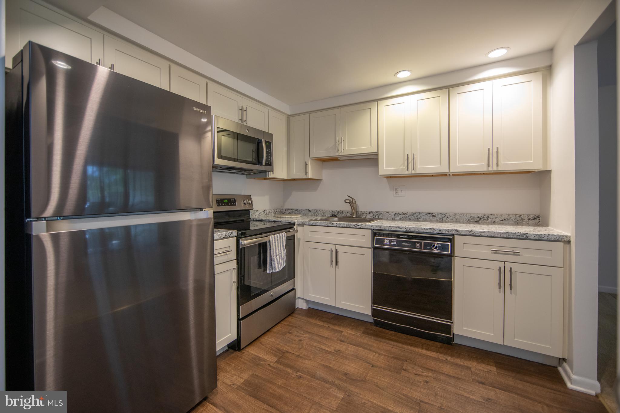 SUMMIT HOUSE - Residential