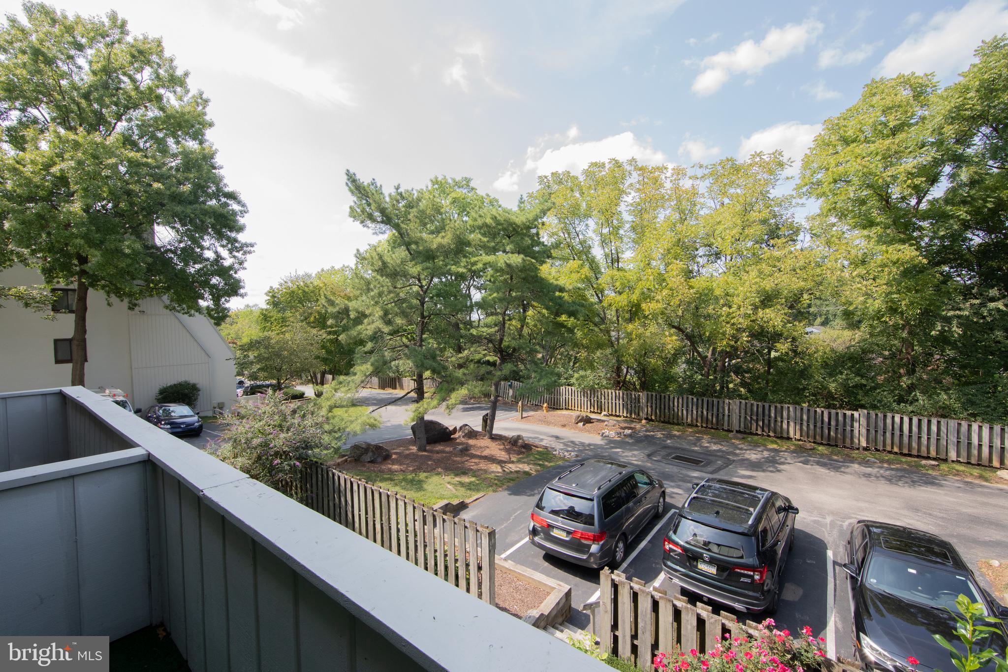 SUMMIT HOUSE - Residential