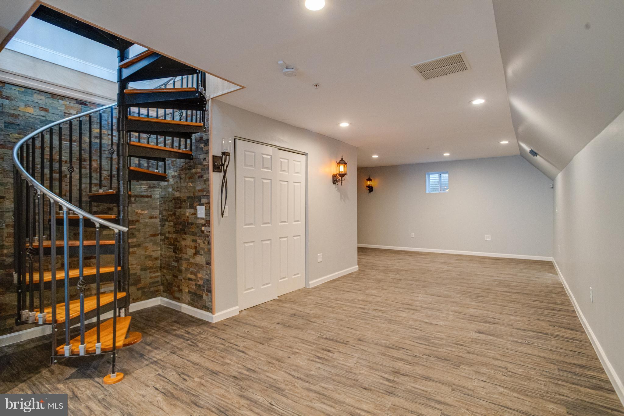 CHELTENHAM WOODS - Residential