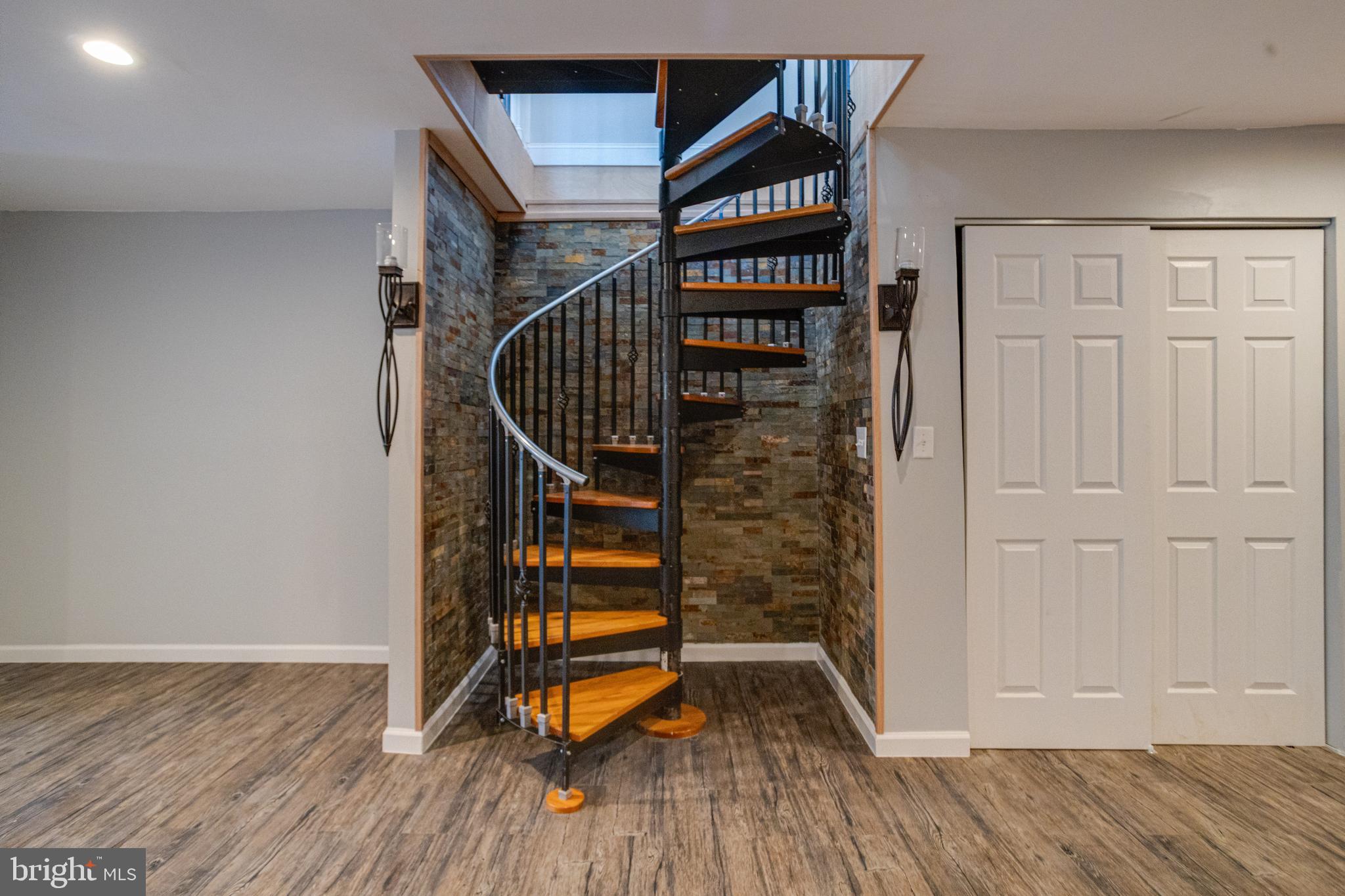 CHELTENHAM WOODS - Residential