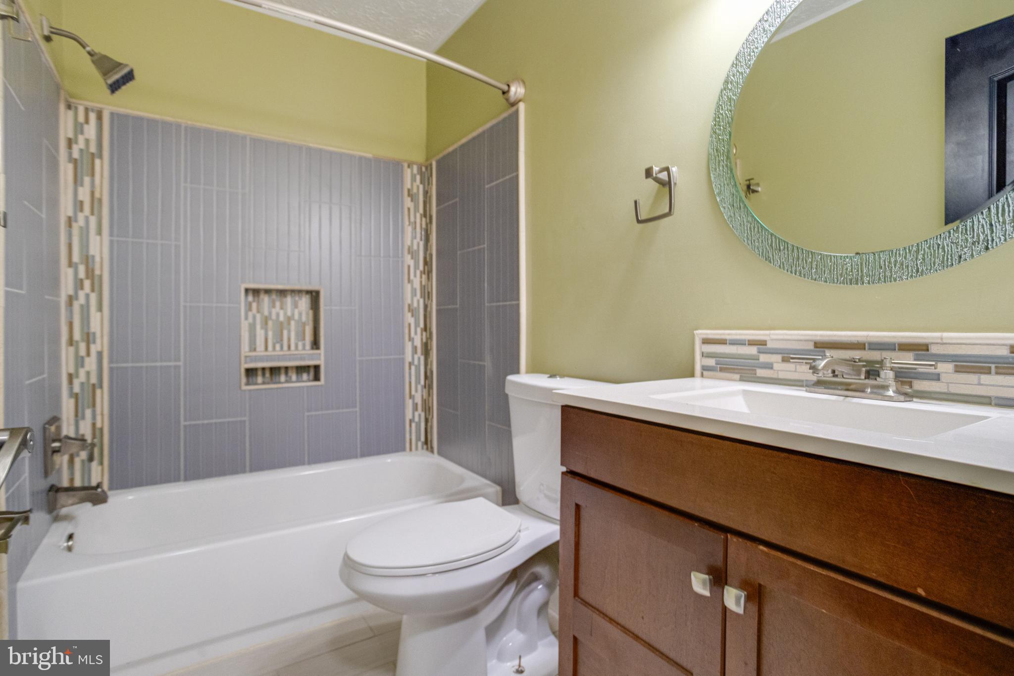 CHELTENHAM WOODS - Residential