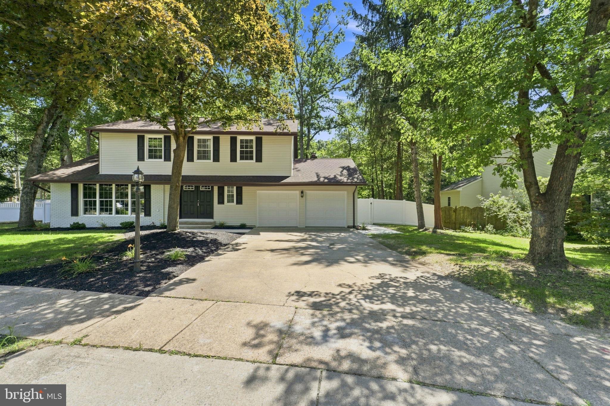 8 VILLANOVA COURT