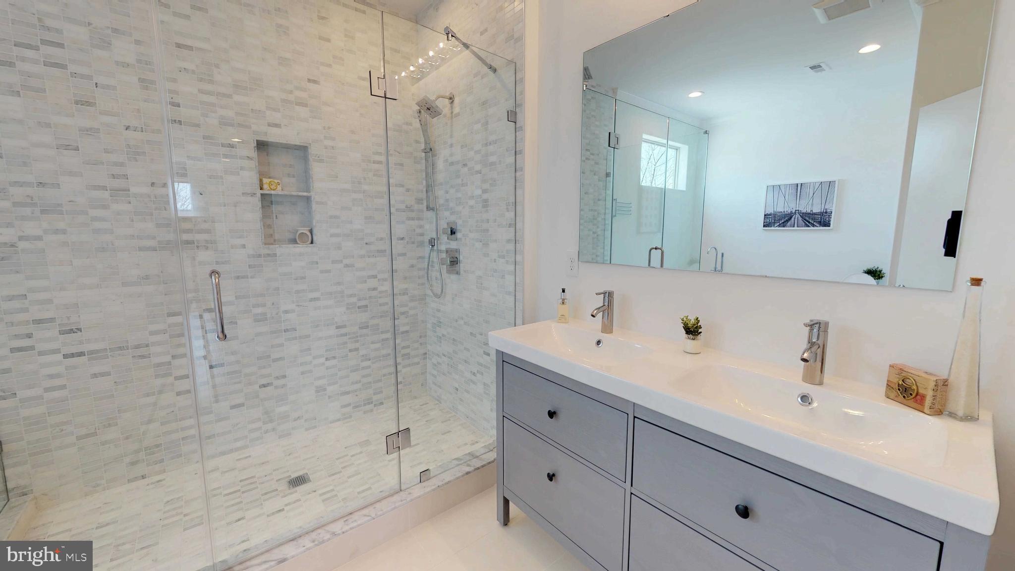 GRAYS FERRY - Residential