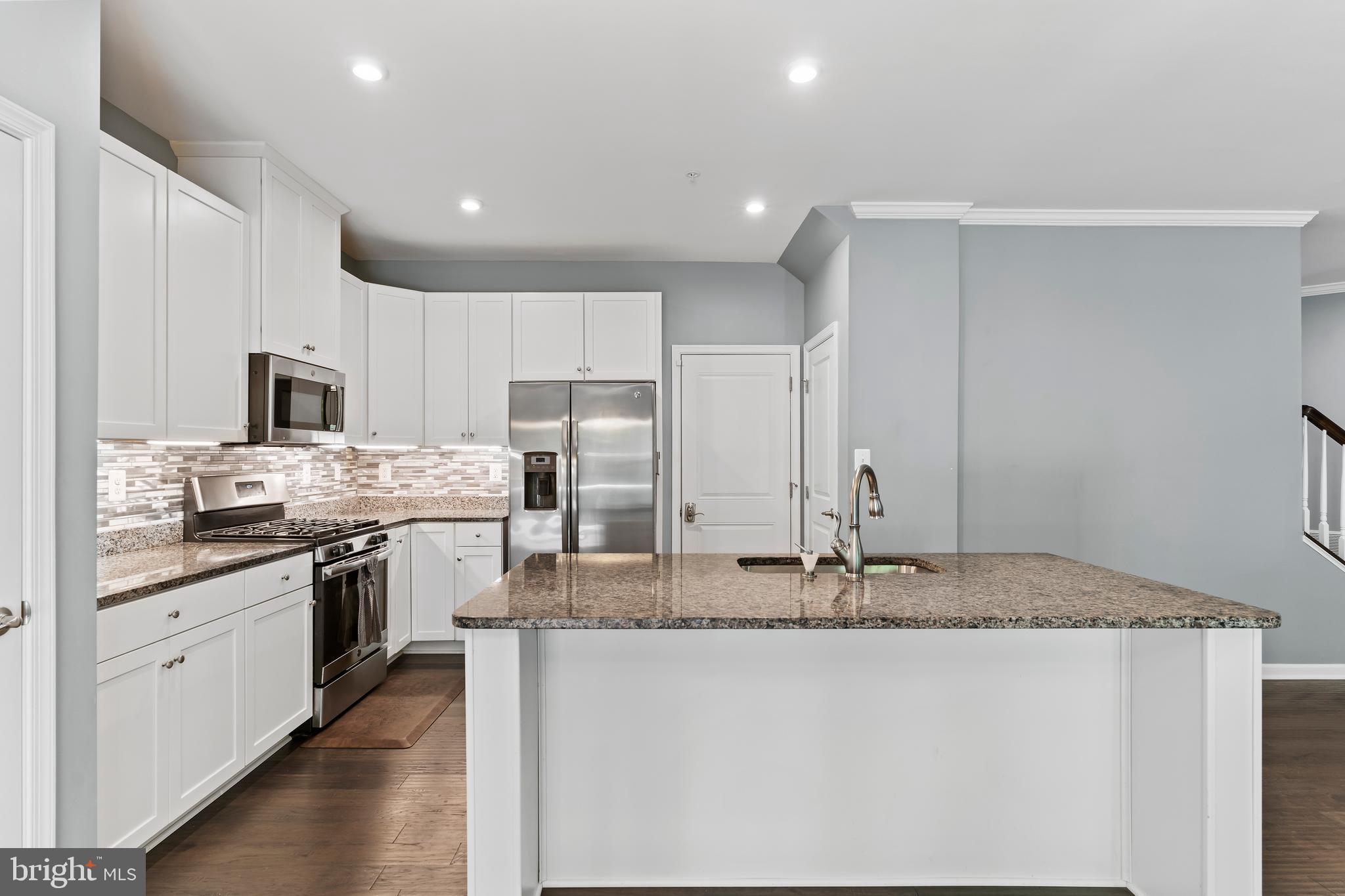 STRAY WINDS FARM - Residential