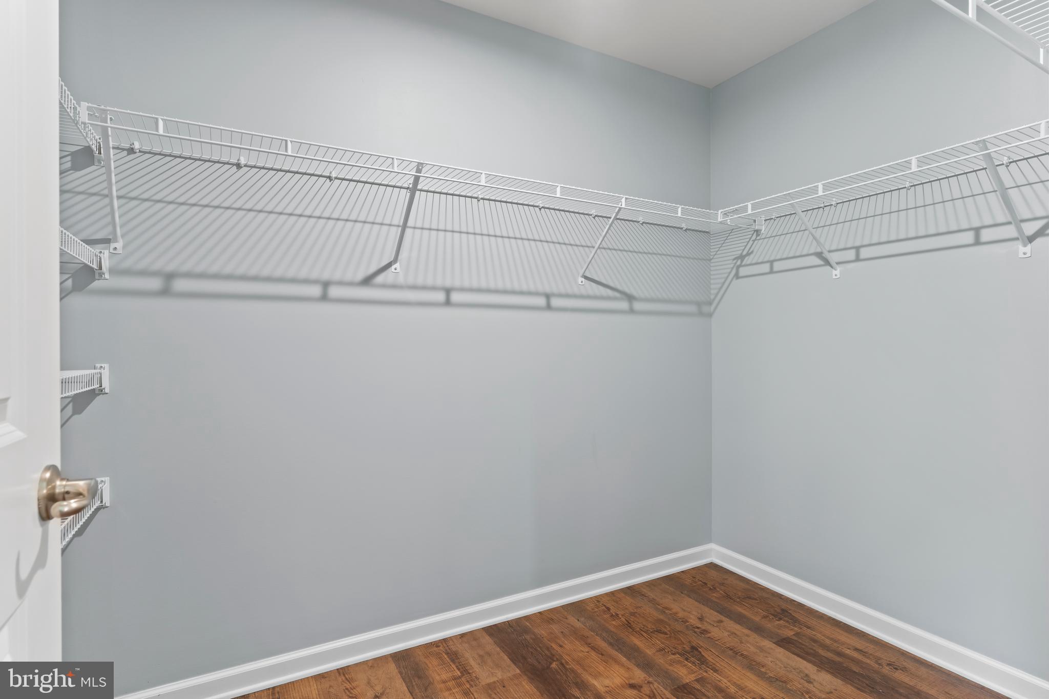 STRAY WINDS FARM - Residential