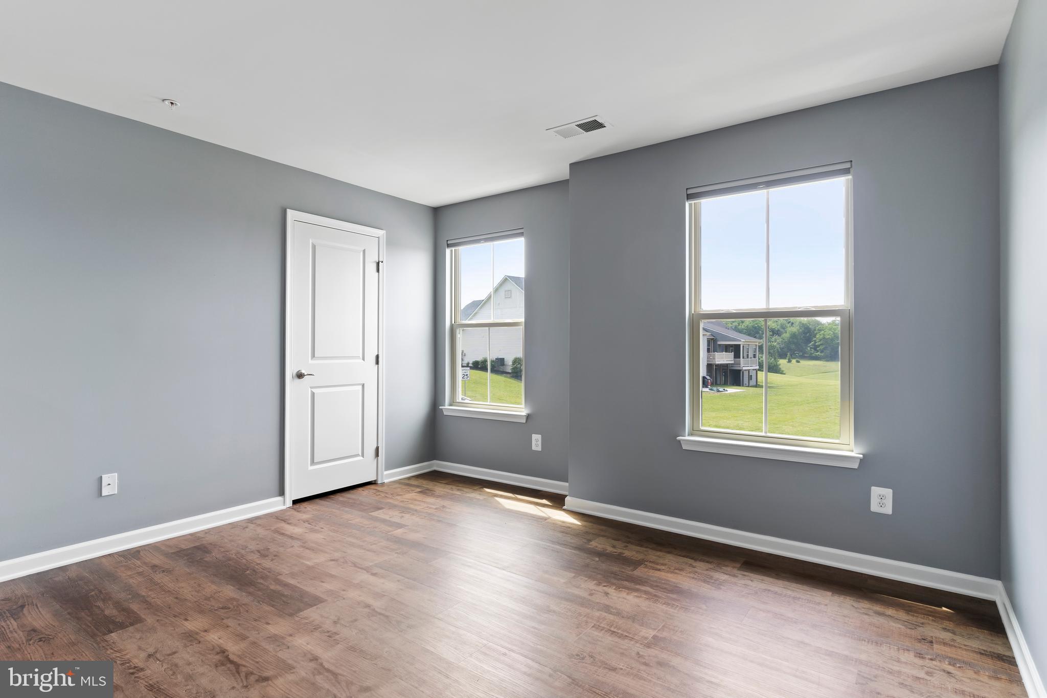 STRAY WINDS FARM - Residential