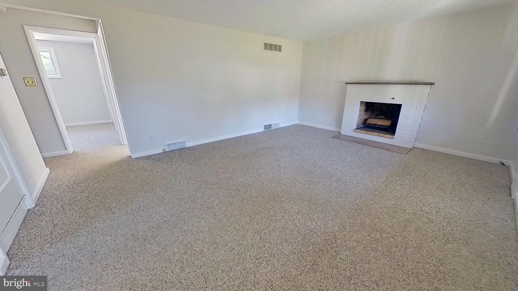 Photo of 131 S Kershaw Street, YORK, PA 17402 (MLS # PAYK2091228)