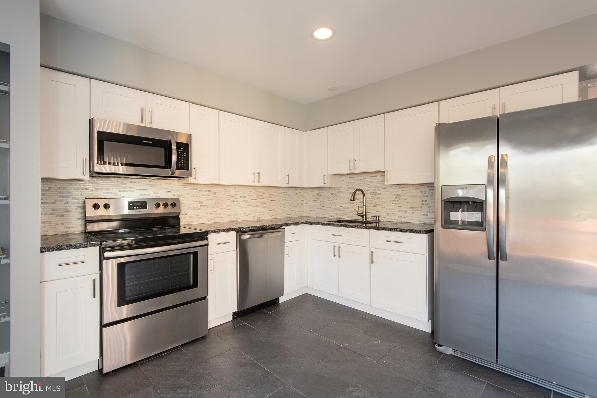 1009 DARTMOUTH GLEN WAY