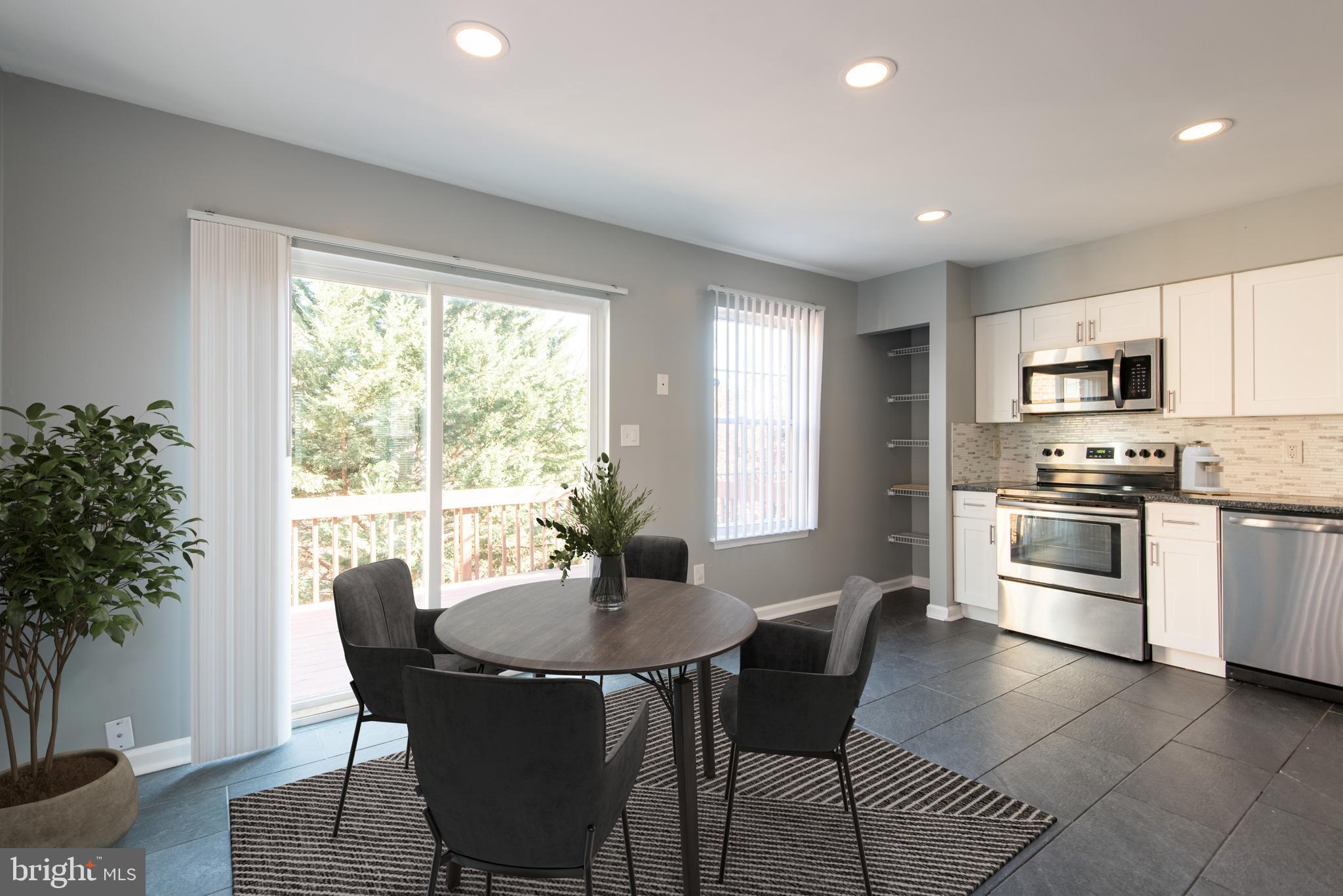 1009 DARTMOUTH GLEN WAY