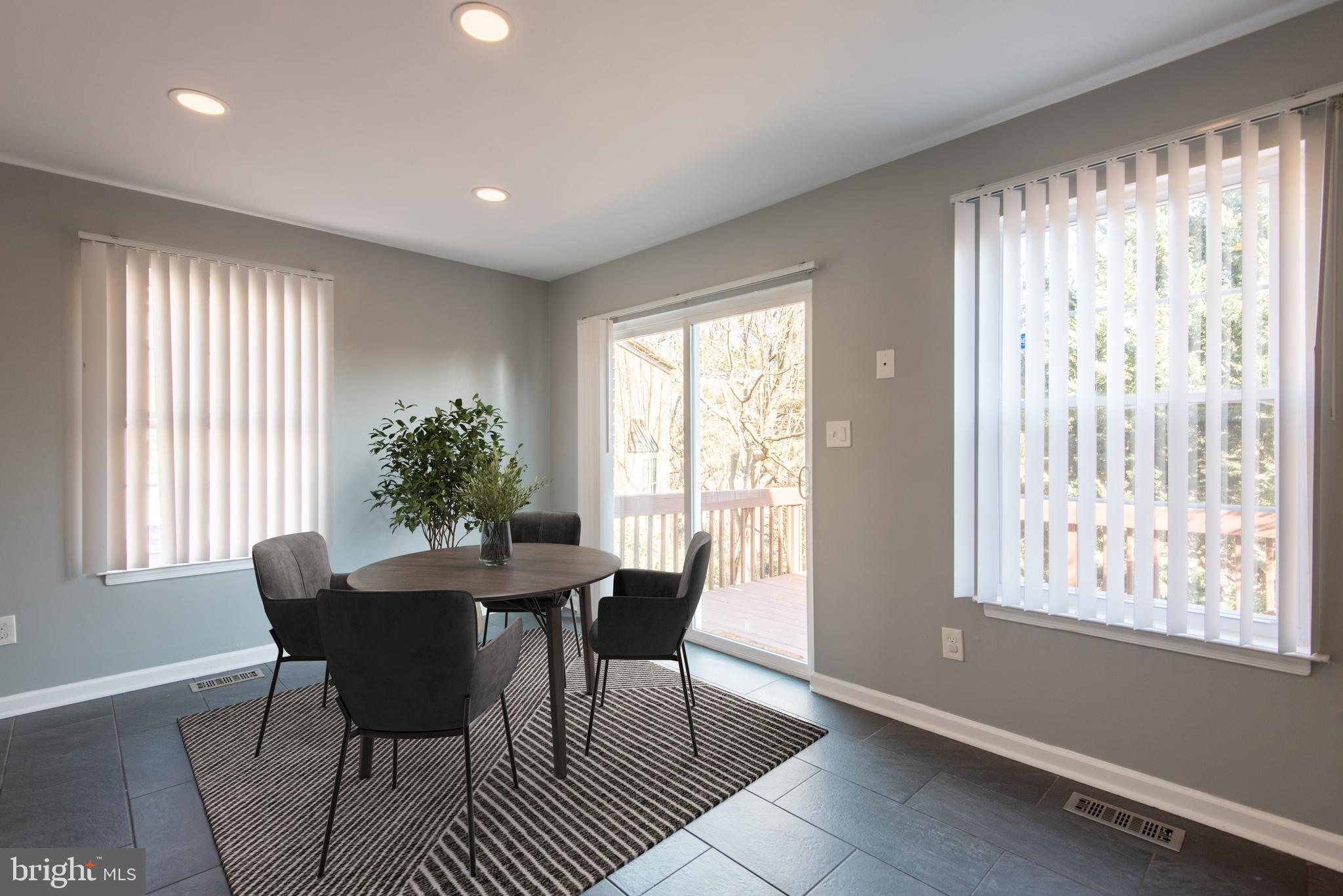 1009 DARTMOUTH GLEN WAY