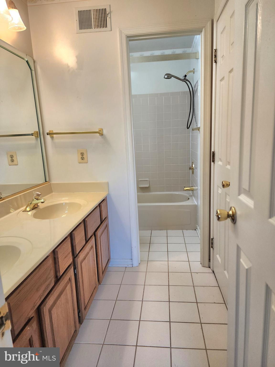 BOX HILL SOUTH - Residential Lease