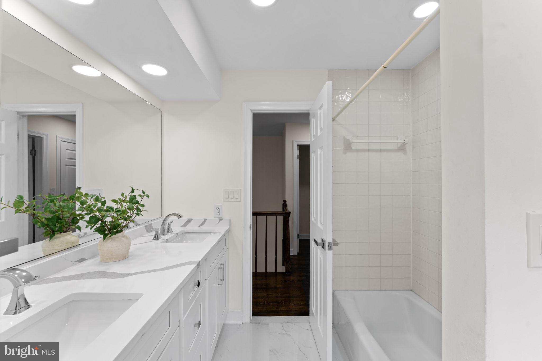 HERITAGE WALK - Residential