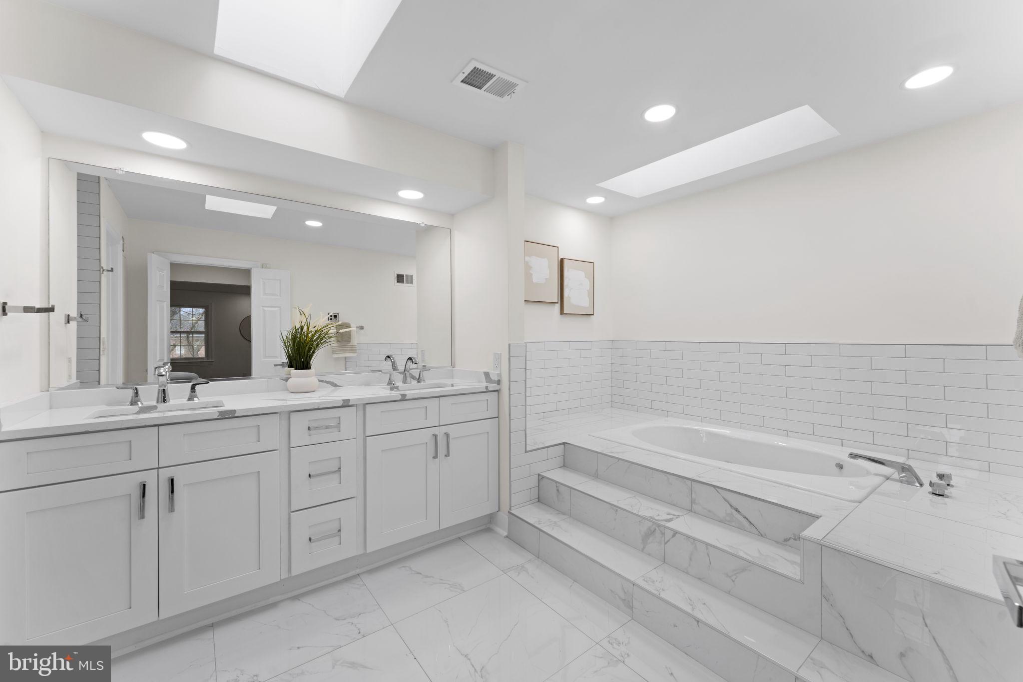 HERITAGE WALK - Residential