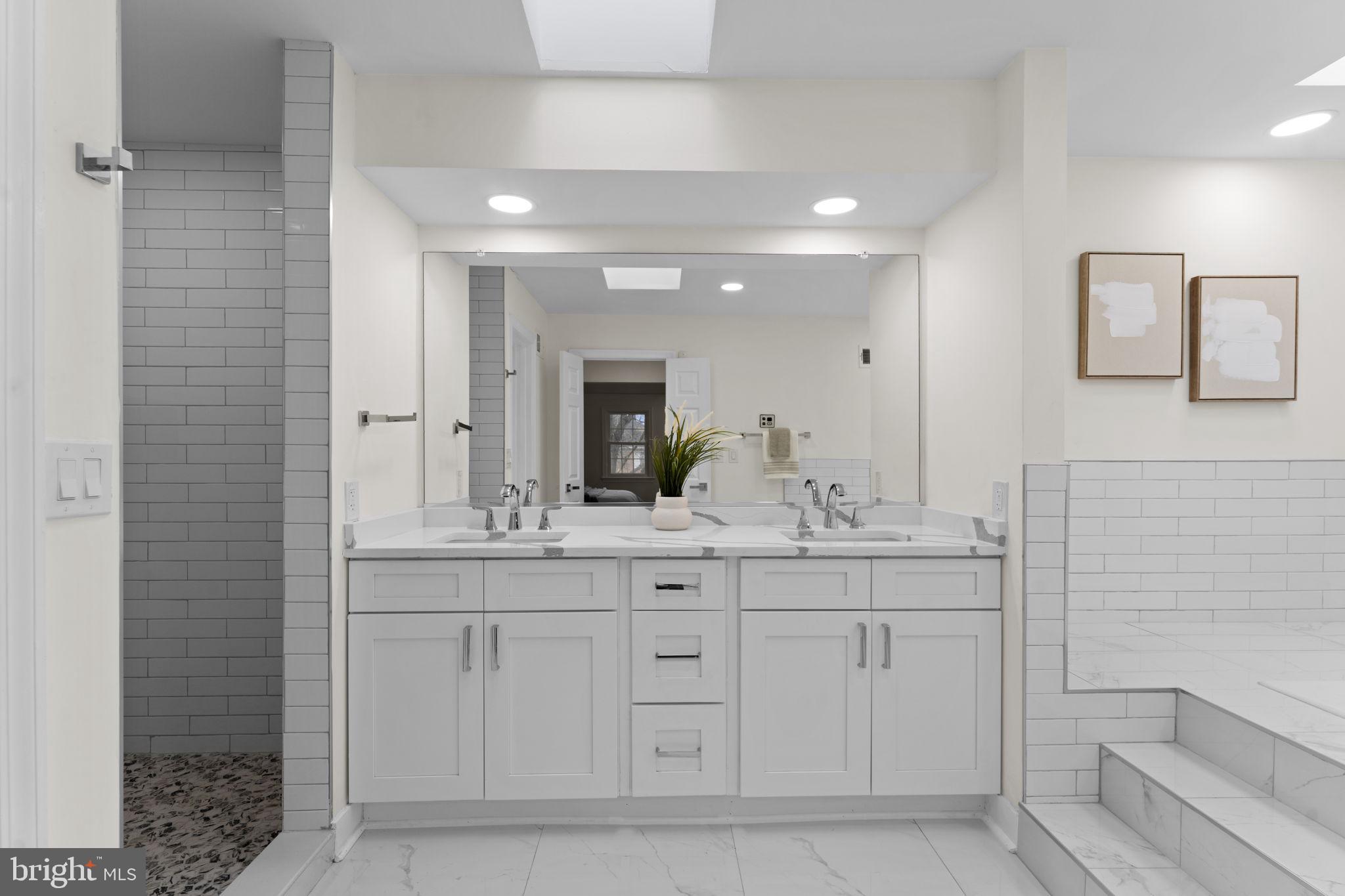 HERITAGE WALK - Residential