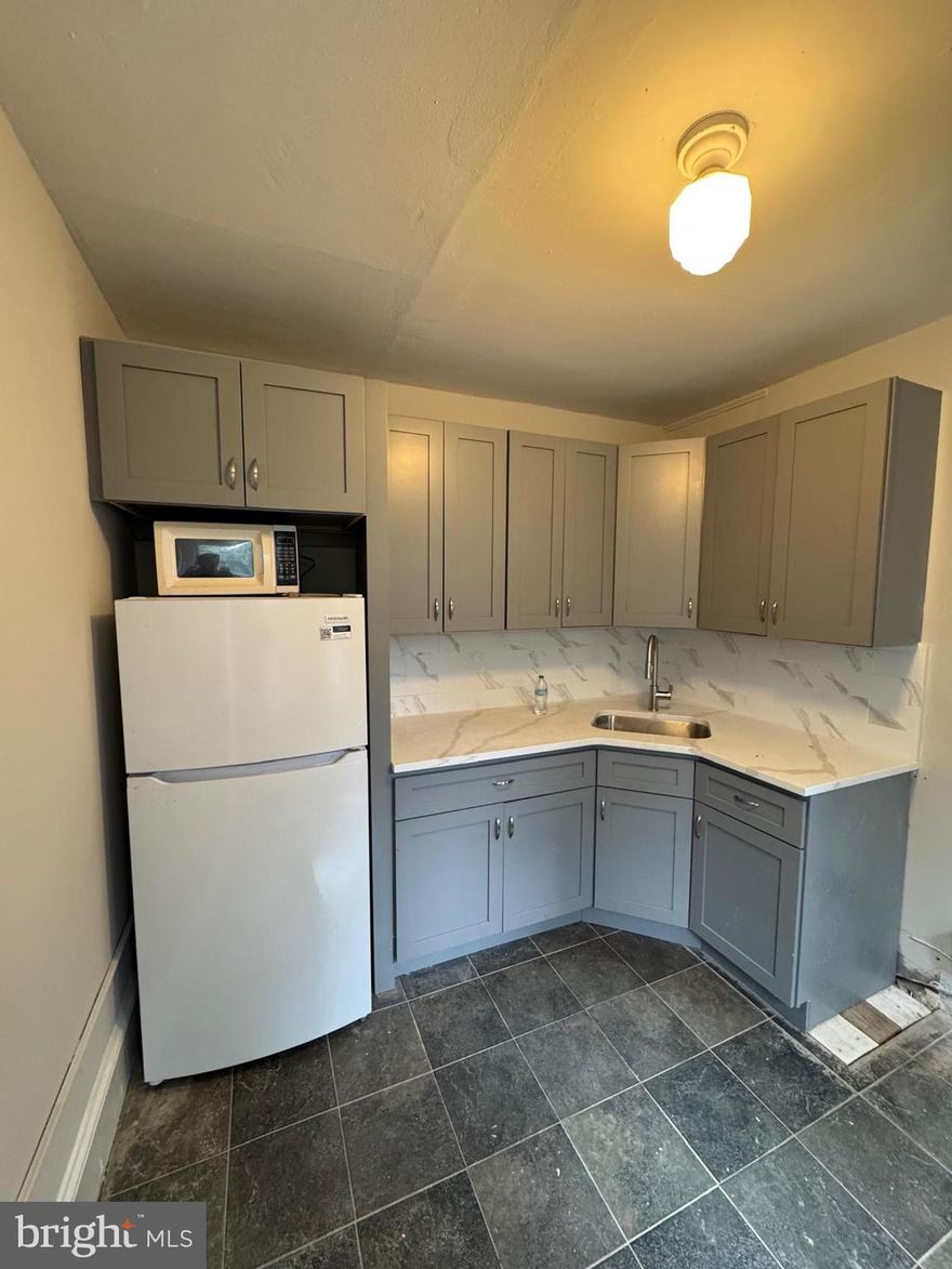 Housing vouchers considered

Nice and cozy 1-bedroom apartment in a quiet area of Norristown. The space has a bright living room, updated kitchen, and a comfortable bedroom with good closet space. Bathroom is clean and modern.

Laundry available on-site. Close to local shops, restaurants, and public transportation — easy drive to King of Prussia, Conshohocken, or Philly.

Perfect spot for someone looking for an affordable, clean place to call home.