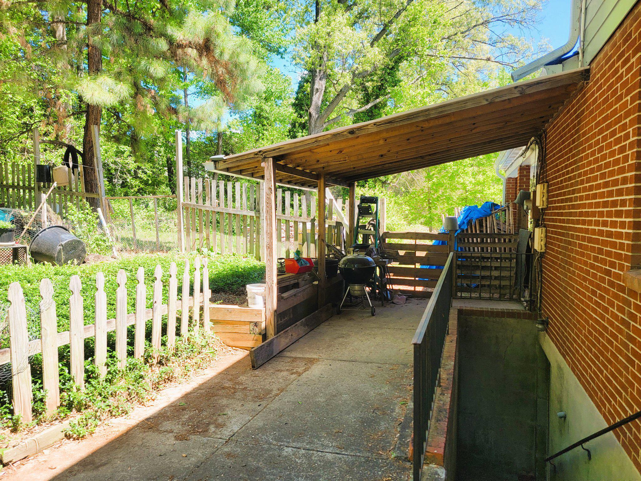 ROCKY ACRES - Residential