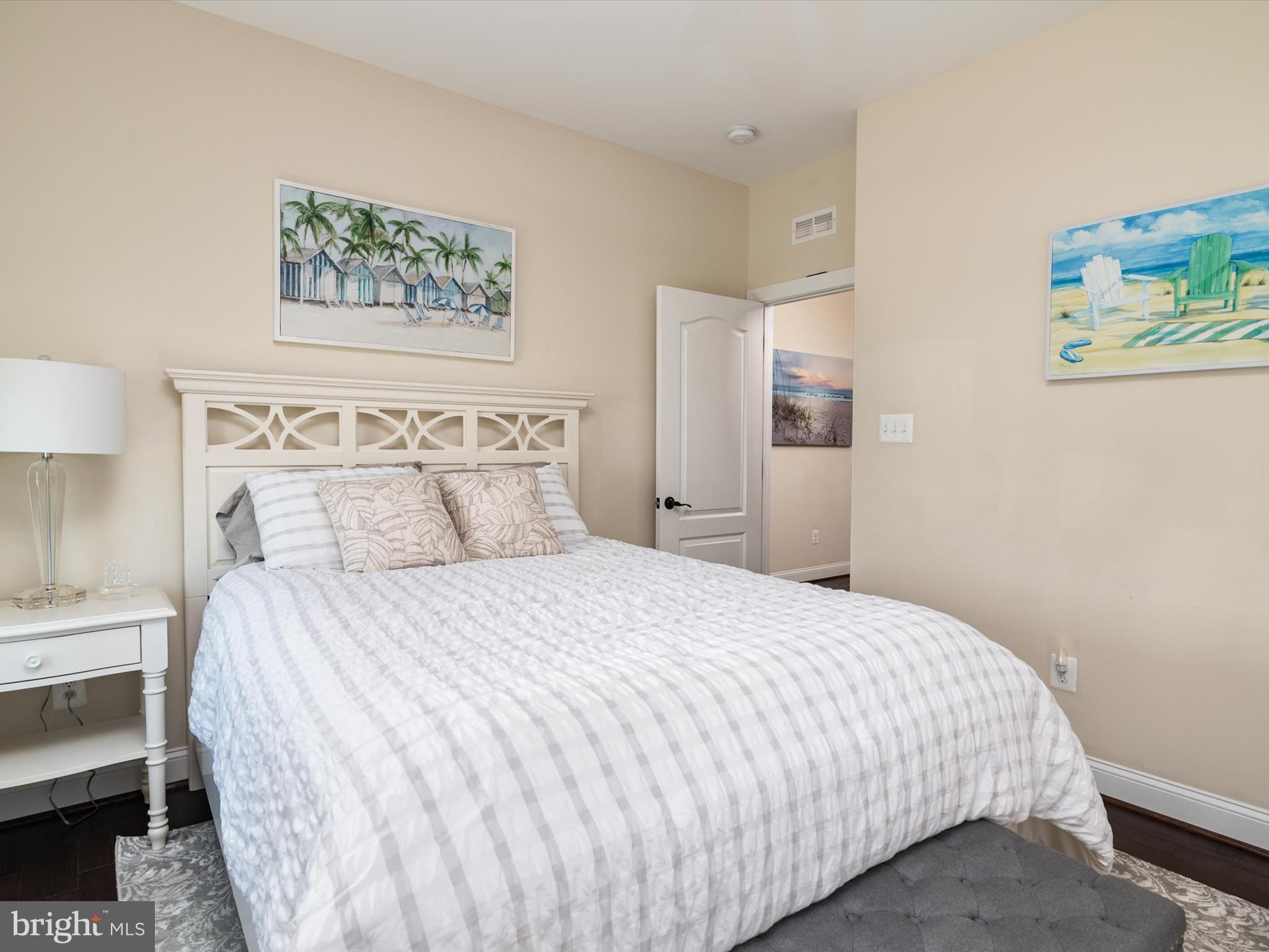 TWIN PONDS - Residential